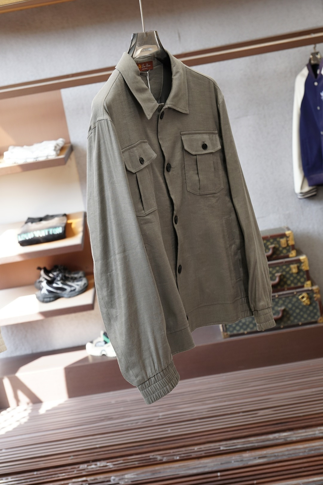 lP🆕/外套26年早春男装新款亚麻材质双面穿立领拉链夹克^_^胸前大口袋，满满时尚感，颜色：米白色，绿灰