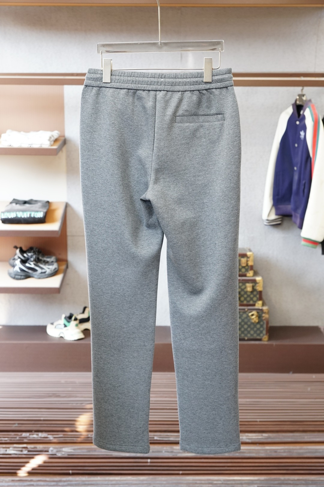 BC-2025秋冬 全品相订单，保暖有型 羊毛呢混纺松紧腰直脚休闲裤 经典百搭 标志五金的点缀，松紧腰抽