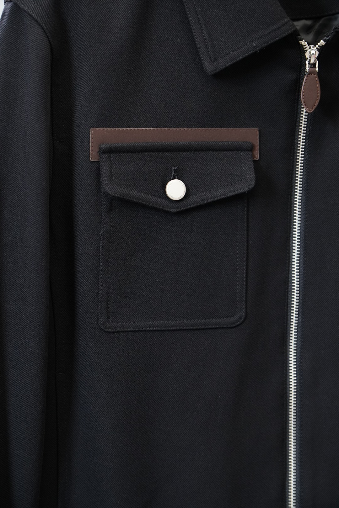 杰尼亚/25秋冬羊毛外套，⚡️⚡️加厚羊毛实穿性强 风格独特。材质，质感细腻硬朗光滑！时尚复古风格浓郁！