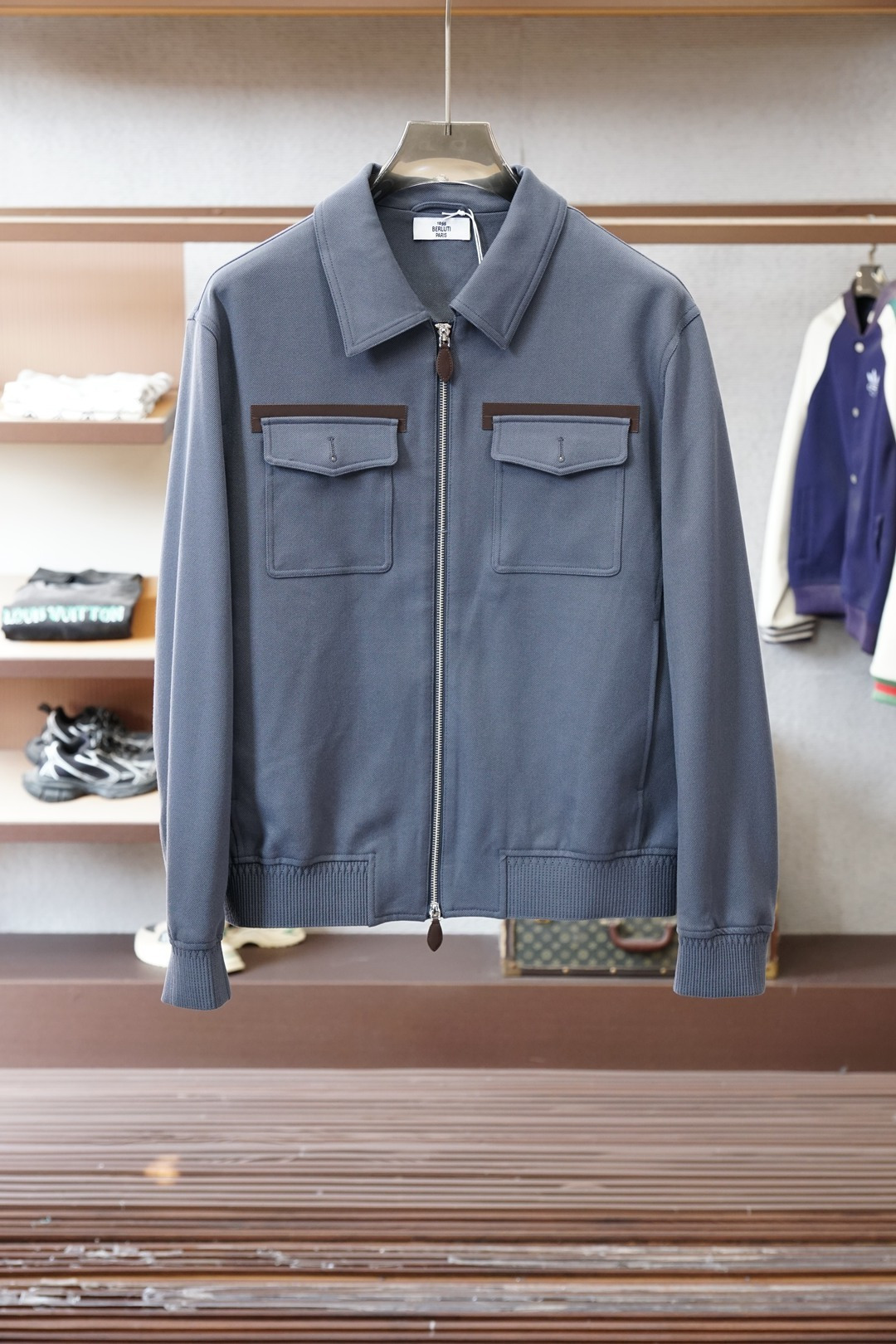 杰尼亚/25秋冬羊毛外套，⚡️⚡️加厚羊毛实穿性强 风格独特。材质，质感细腻硬朗光滑！时尚复古风格浓郁！