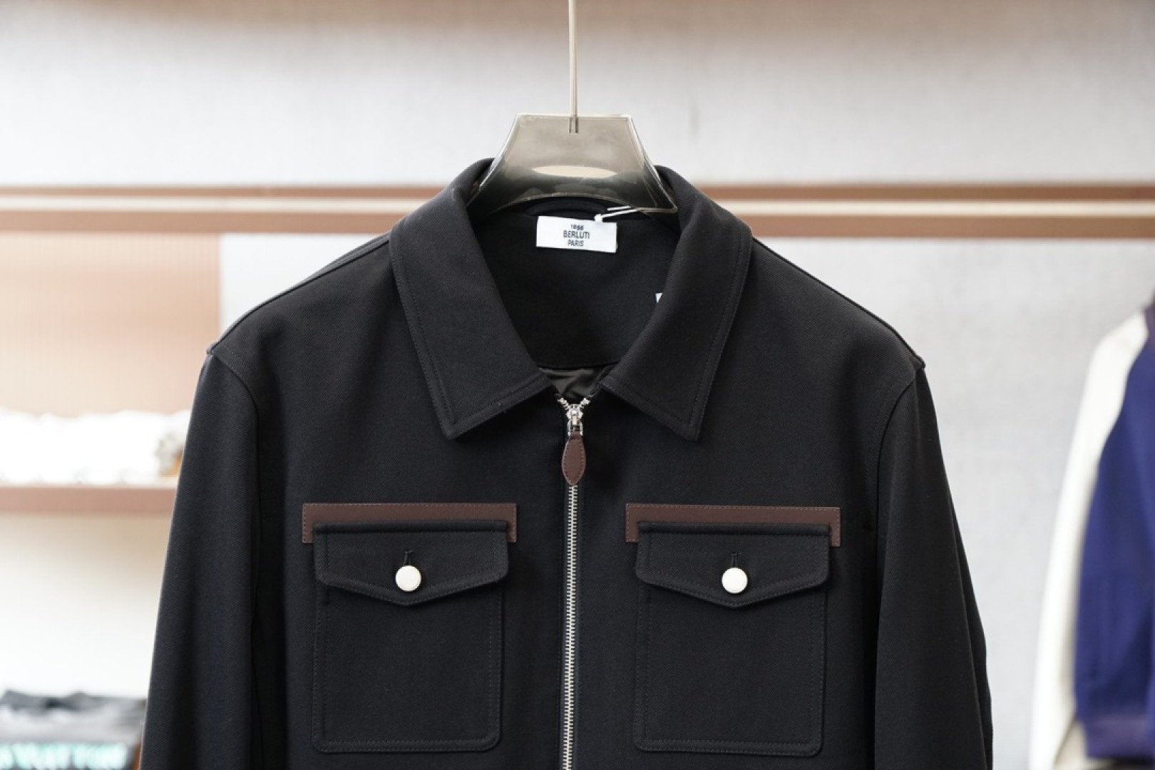 杰尼亚/25秋冬羊毛外套，⚡️⚡️加厚羊毛实穿性强 风格独特。材质，质感细腻硬朗光滑！时尚复古风格浓郁！