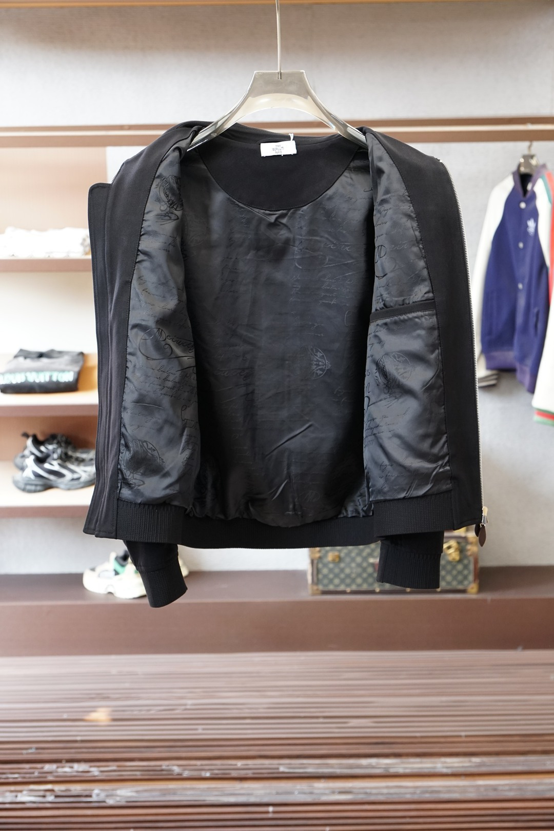 杰尼亚/25秋冬羊毛外套，⚡️⚡️加厚羊毛实穿性强 风格独特。材质，质感细腻硬朗光滑！时尚复古风格浓郁！