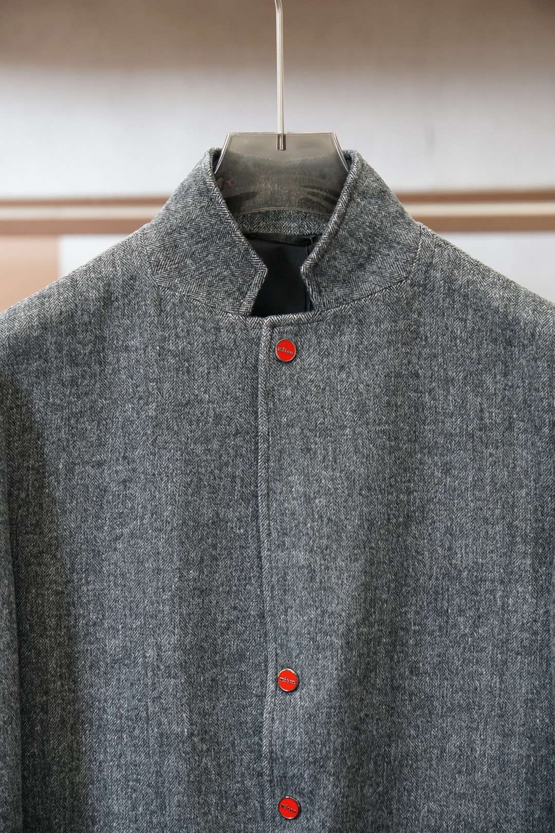 Kiton 奇顿。25秋冬羊毛外套，⚡️⚡️加厚羊毛实穿性强 风格独特。材质，质感细腻硬朗光滑！时尚复古