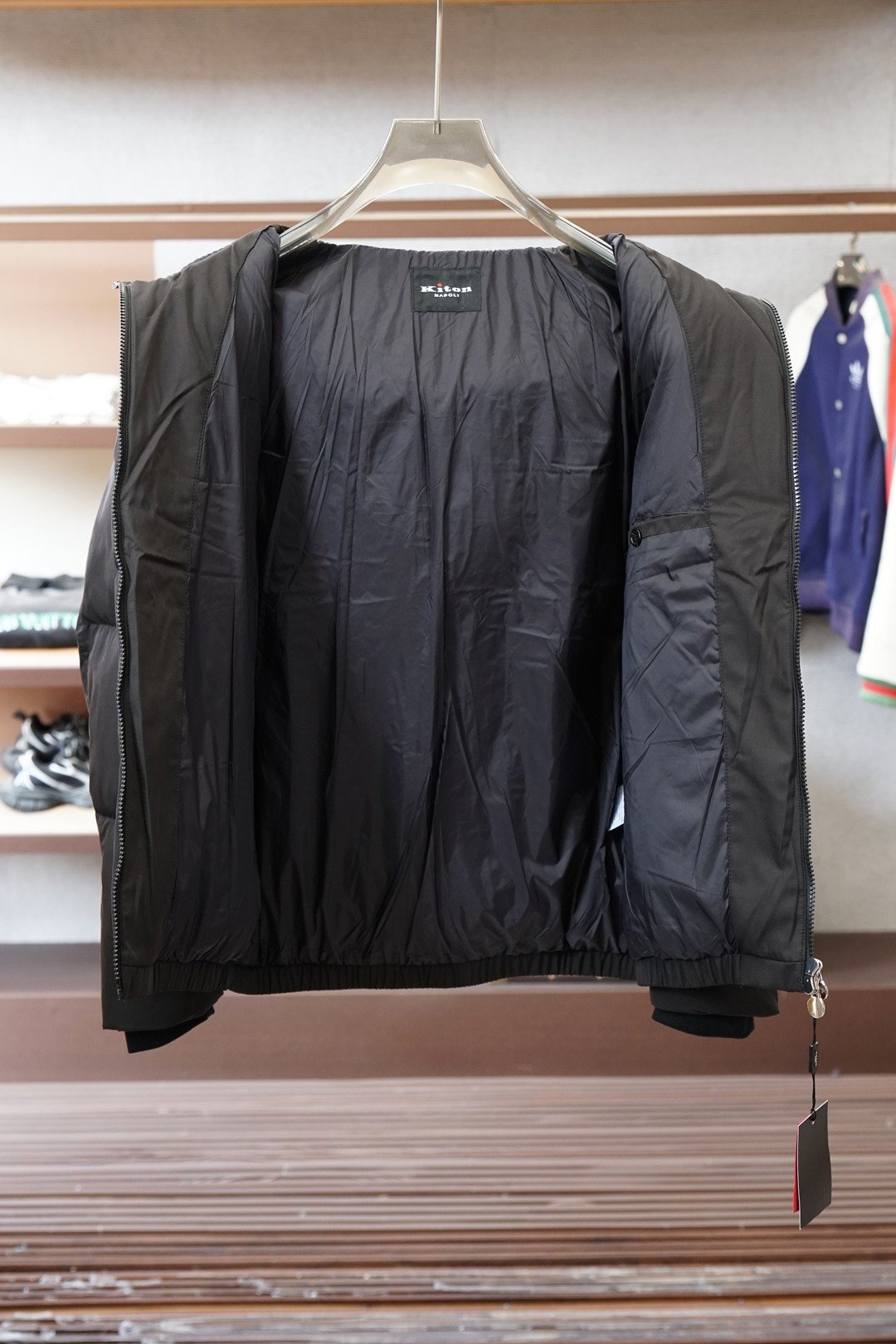 Kiton 奇顿-羽绒服，冬日质感穿搭天花板终于挖到宝了！羽绒服直接承包我整个冬天的穿搭✨面料的质感真的