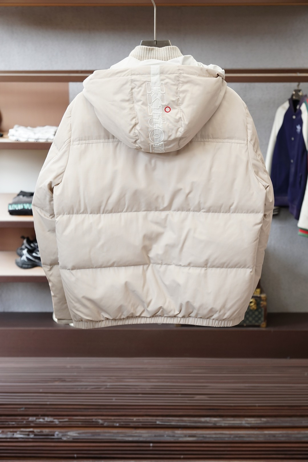 Kiton 奇顿-羽绒服，冬日质感穿搭天花板终于挖到宝了！羽绒服直接承包我整个冬天的穿搭✨面料的质感真的