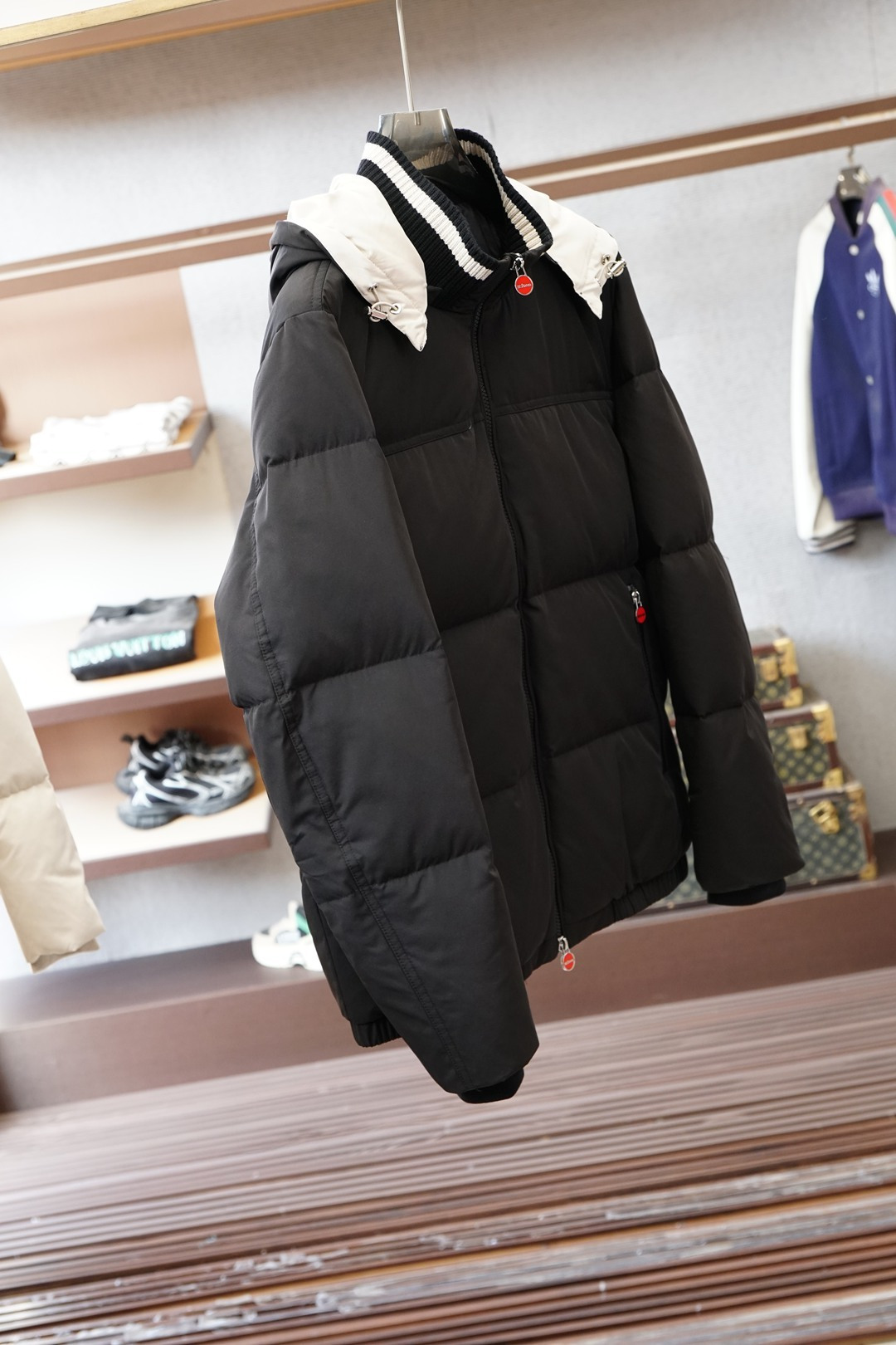 Kiton 奇顿-羽绒服，冬日质感穿搭天花板终于挖到宝了！羽绒服直接承包我整个冬天的穿搭✨面料的质感真的