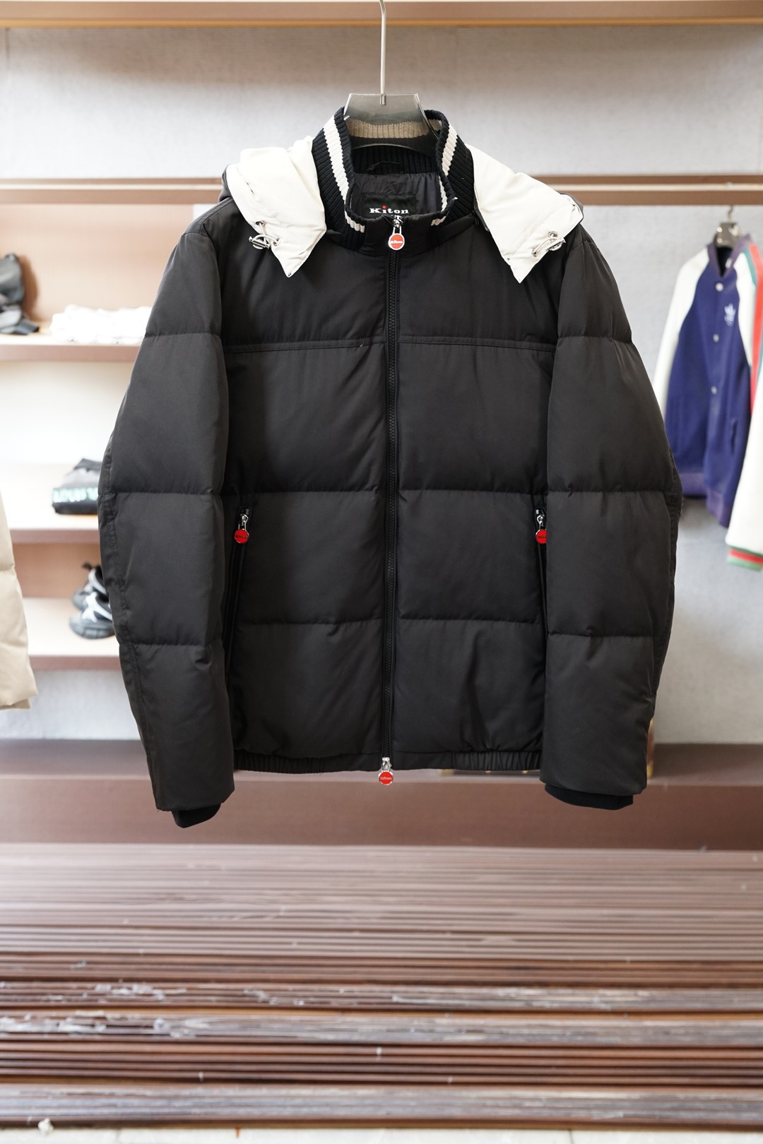 Kiton 奇顿-羽绒服，冬日质感穿搭天花板终于挖到宝了！羽绒服直接承包我整个冬天的穿搭✨面料的质感真的