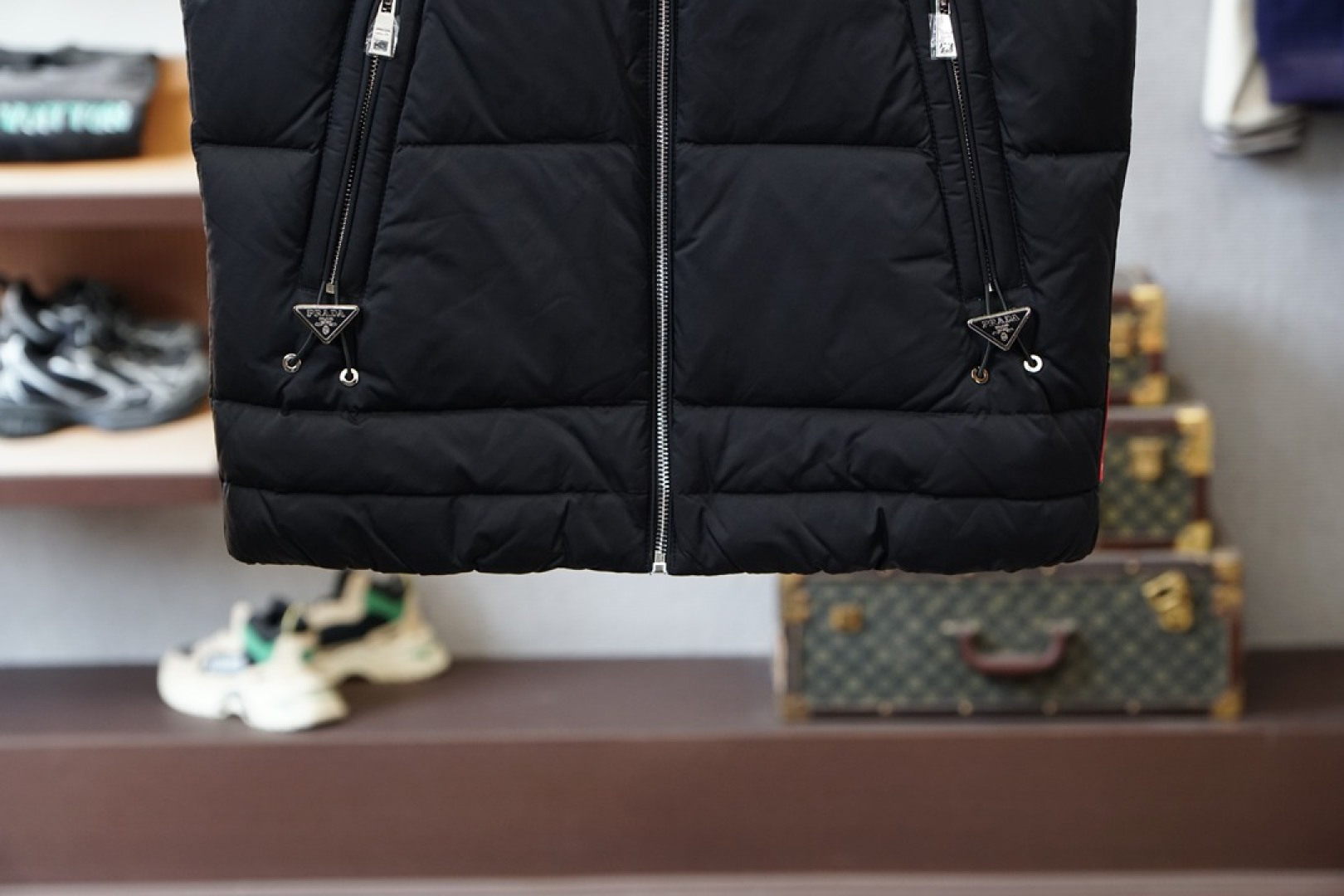 Prada普拉达-25秋冬新款羽绒背心马甲原版1.1顶级打造；官网官，定制YB防风防水尼龙材质 白鹅绒填