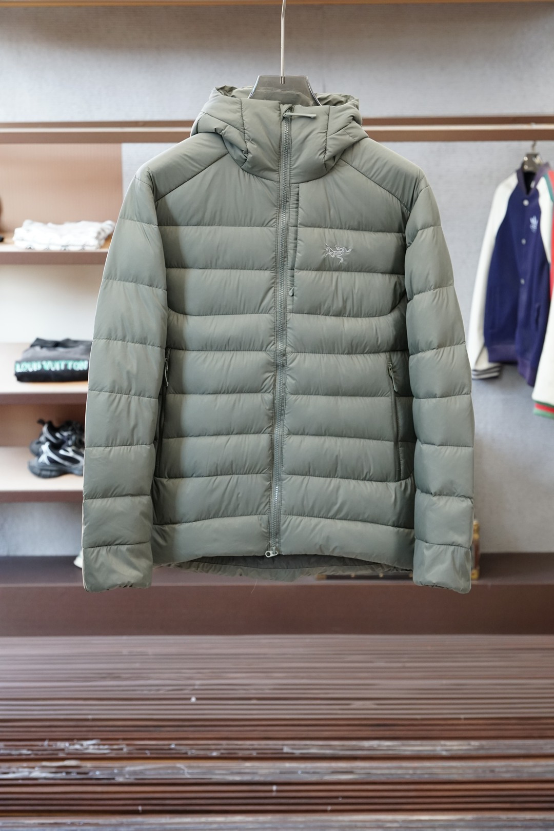 始祖鸟-2025秋冬爆款薄款羽绒🌟🌟薄款羽绒服精选90白鸭绒填充！面包般蓬松厚实、顶级大牌爆款 舒适透气