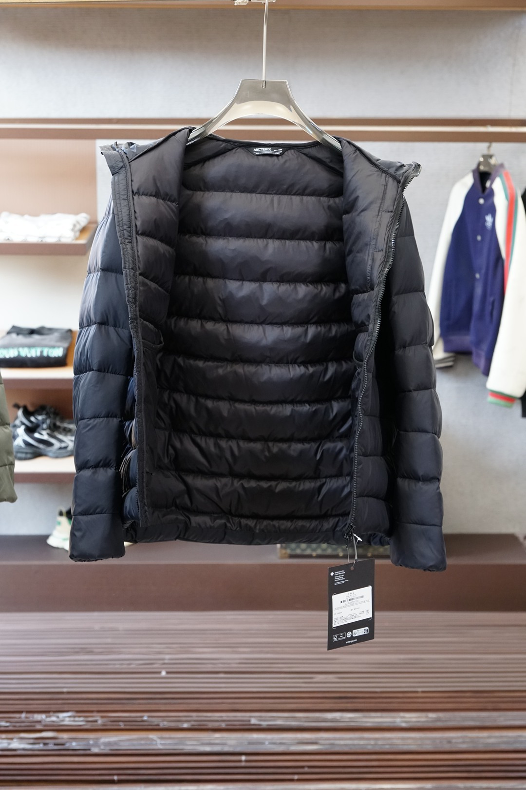 始祖鸟-2025秋冬爆款薄款羽绒🌟🌟薄款羽绒服精选90白鸭绒填充！面包般蓬松厚实、顶级大牌爆款 舒适透气