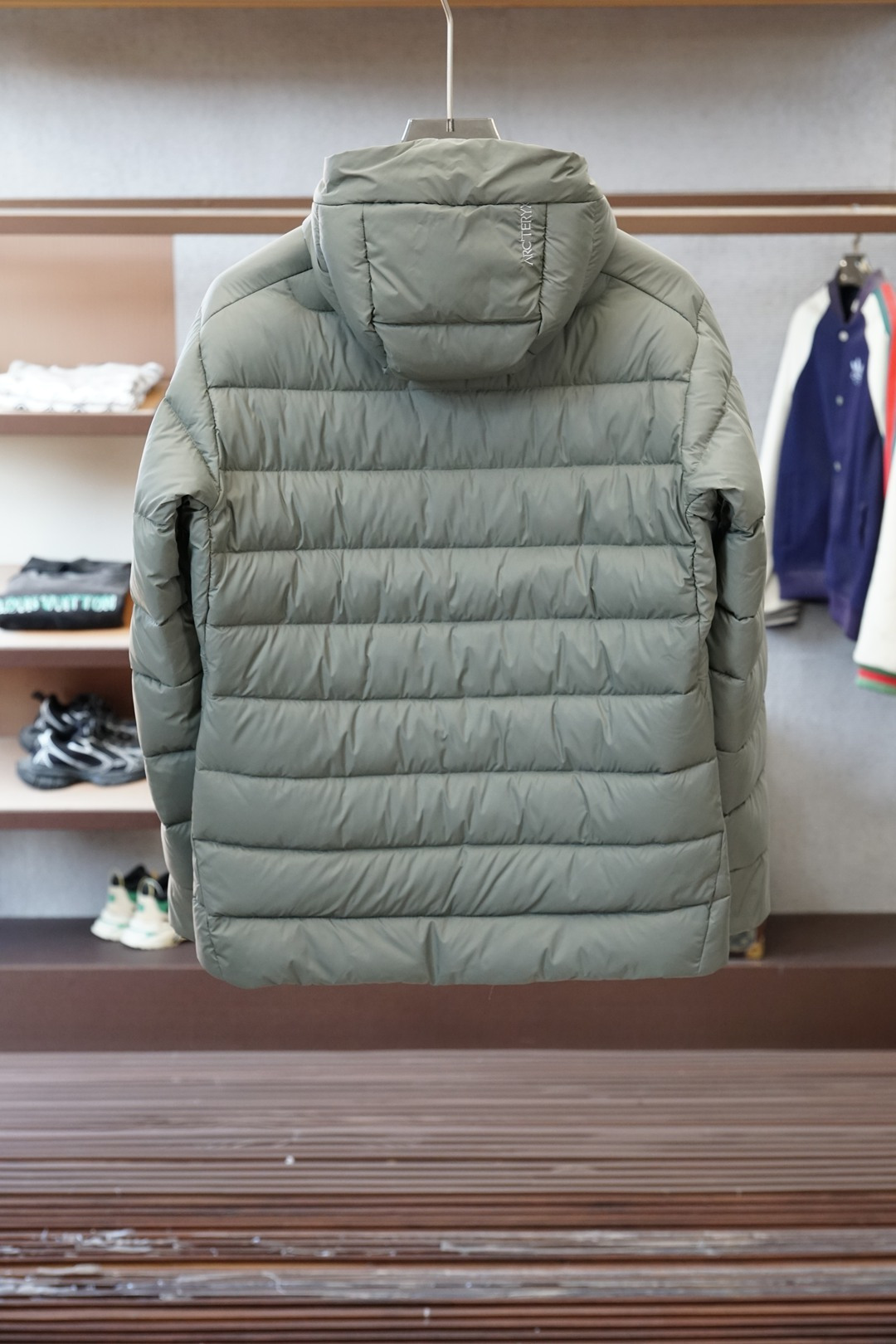 始祖鸟-2025秋冬爆款薄款羽绒🌟🌟薄款羽绒服精选90白鸭绒填充！面包般蓬松厚实、顶级大牌爆款 舒适透气