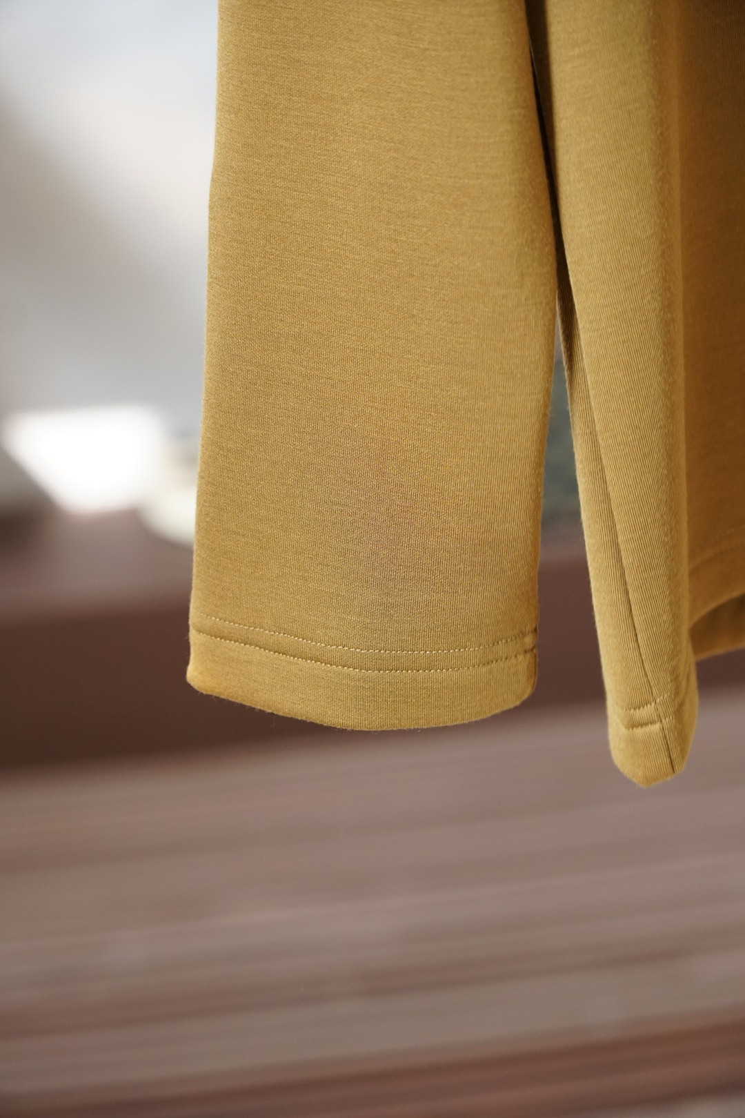 lP🆕桑蚕丝长袖，秋冬内搭天花板谁懂啊！lP🆕这款桑蚕丝长袖也太好穿了😭软糯的桑蚕丝面料贴身穿巨舒服，亲