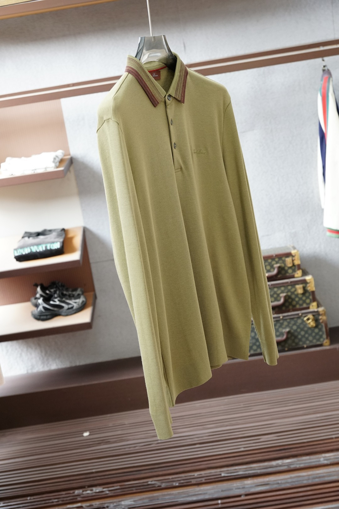 lP🆕长袖Polo、精英男士的氛围感密码被lP🆕这款长袖Polo狠狠拿捏了🤌桑蚕丝混纺面料柔滑得不像话，