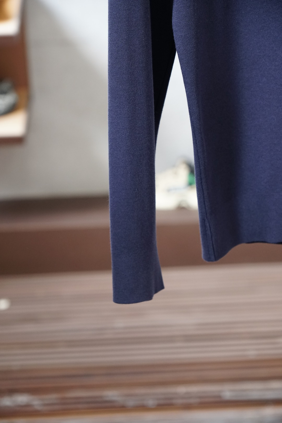 lP🆕长袖Polo、精英男士的氛围感密码被lP🆕这款长袖Polo狠狠拿捏了🤌桑蚕丝混纺面料柔滑得不像话，