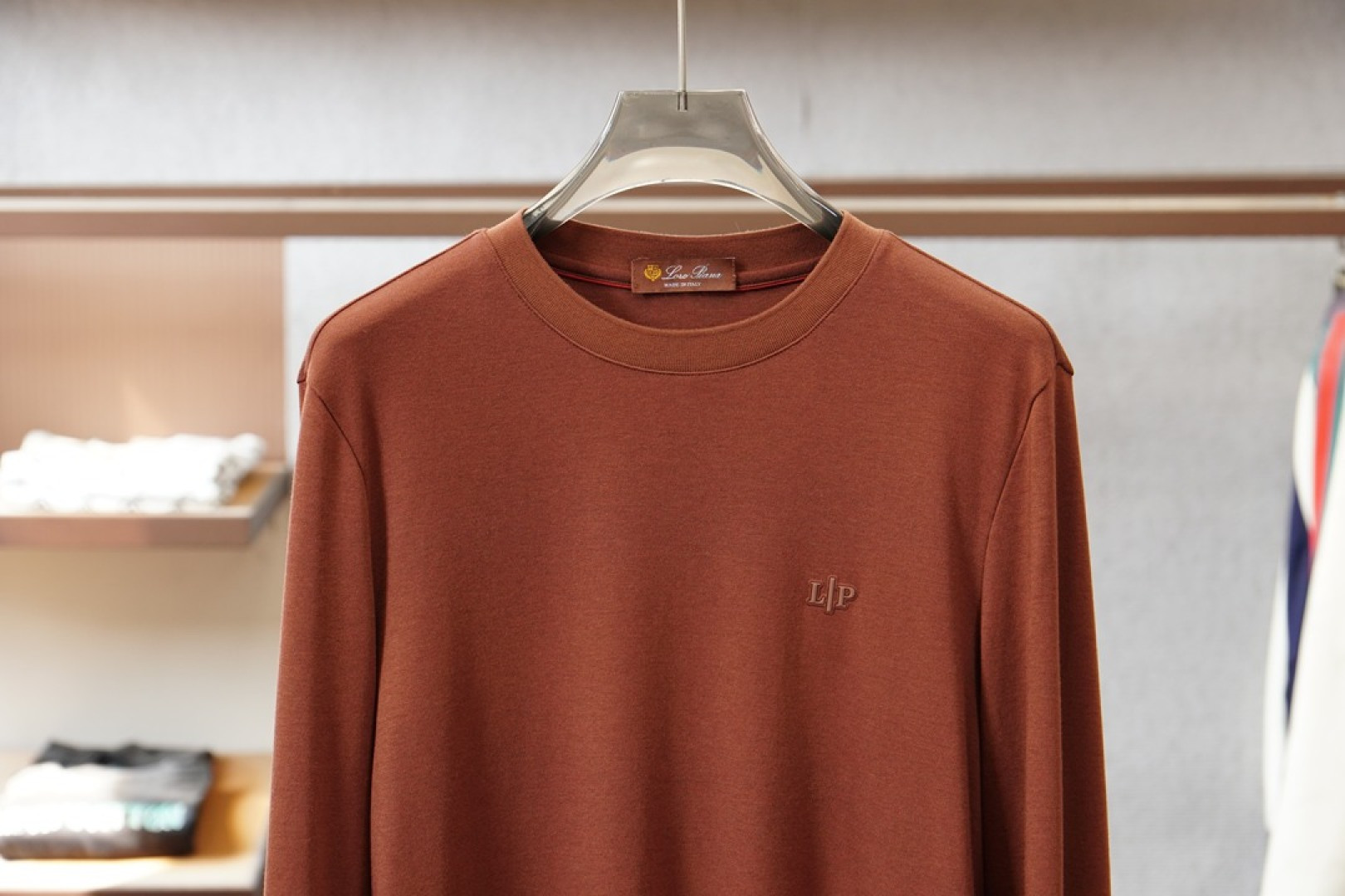 lP🆕家 2025秋冬最新字母徽标男士起角圆领长袖T恤、传统圆领套头款式，简单大方，胸前标志性lP🆕橡胶