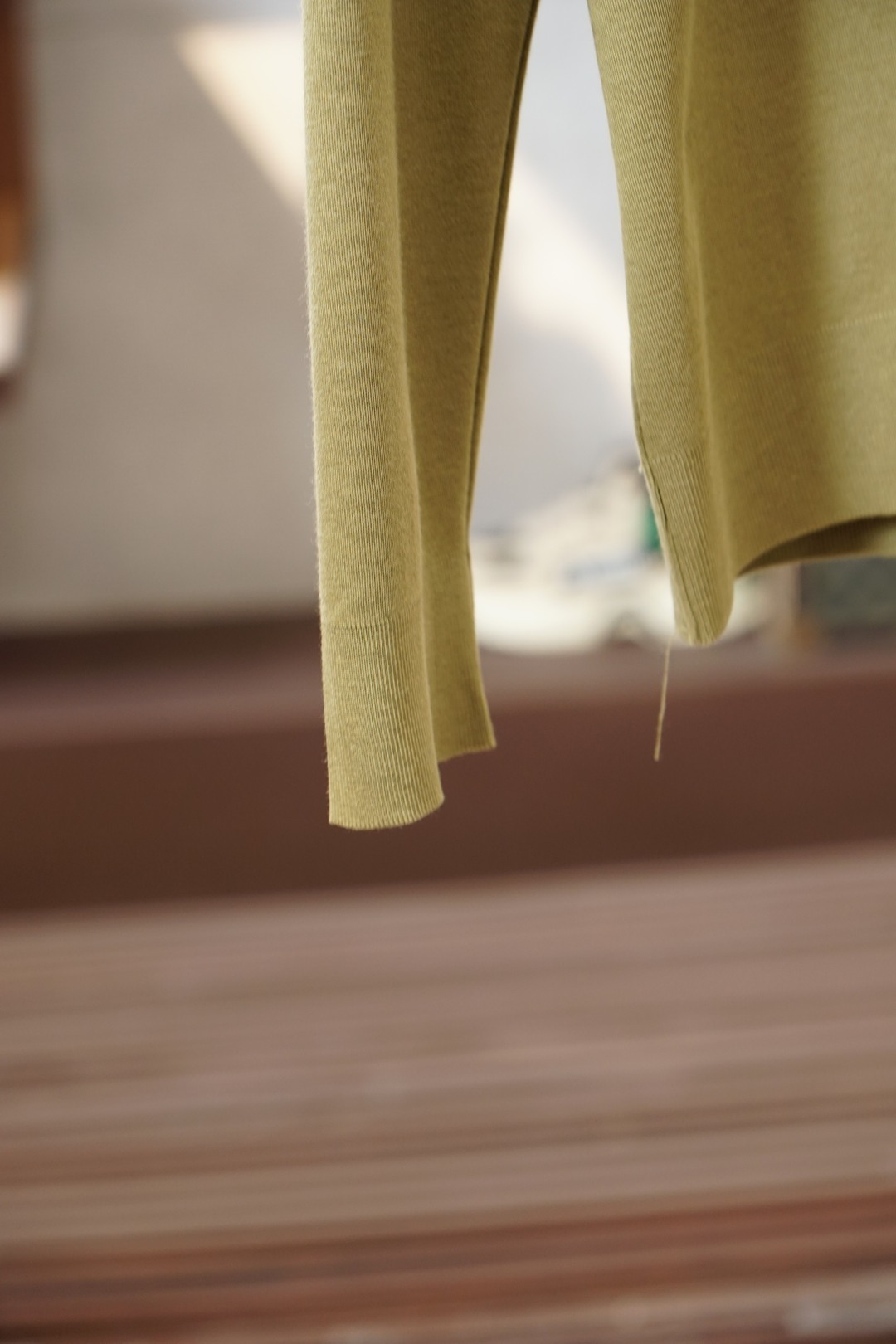 lP🆕家 、2025秋冬最新字母徽标男士起角圆领长袖T恤，传统圆领套头款式，简单大方，胸前标志性lP🆕橡