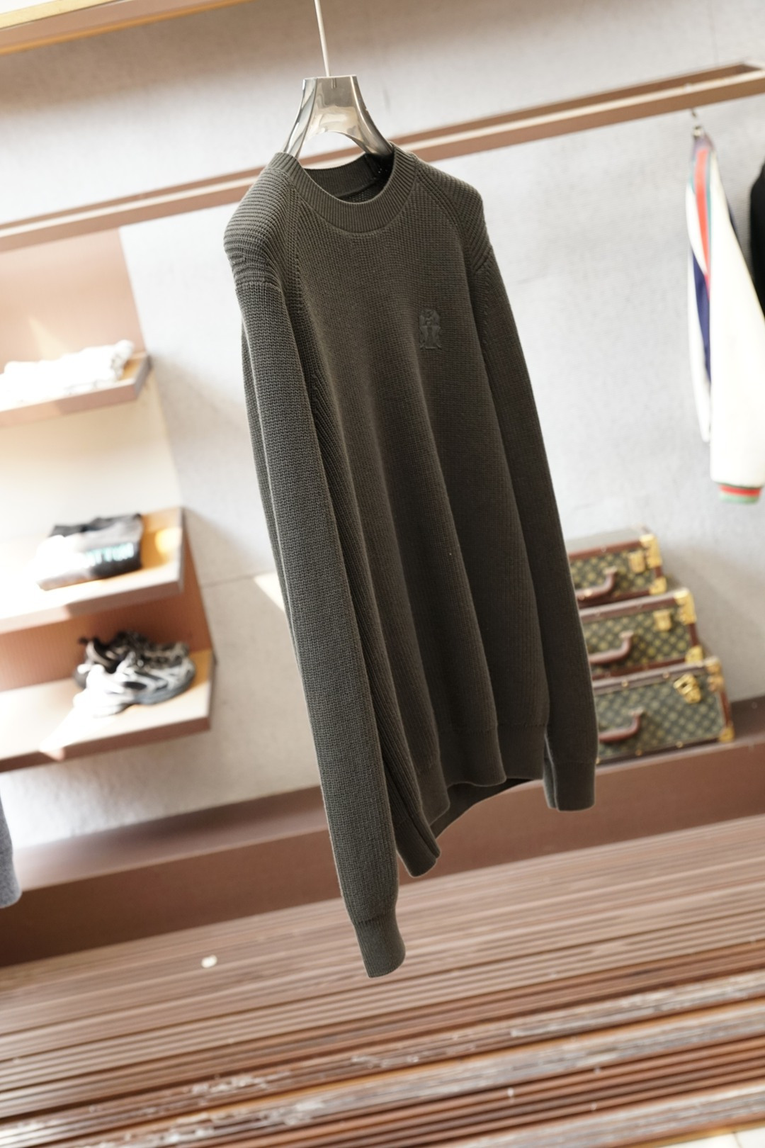 BC羊毛毛衣秋冬的温柔铠甲、秋冬衣柜里的王炸单品必须是BC这款羊毛毛衣🧶100%羊毛面料软糯到骨子里，贴