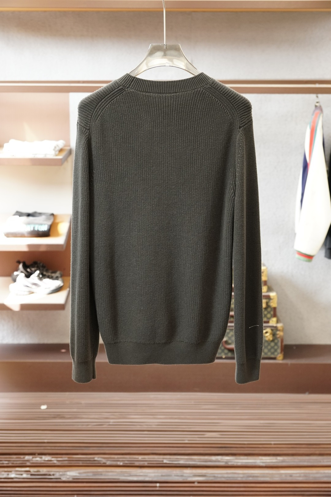 BC羊毛毛衣秋冬的温柔铠甲、秋冬衣柜里的王炸单品必须是BC这款羊毛毛衣🧶100%羊毛面料软糯到骨子里，贴