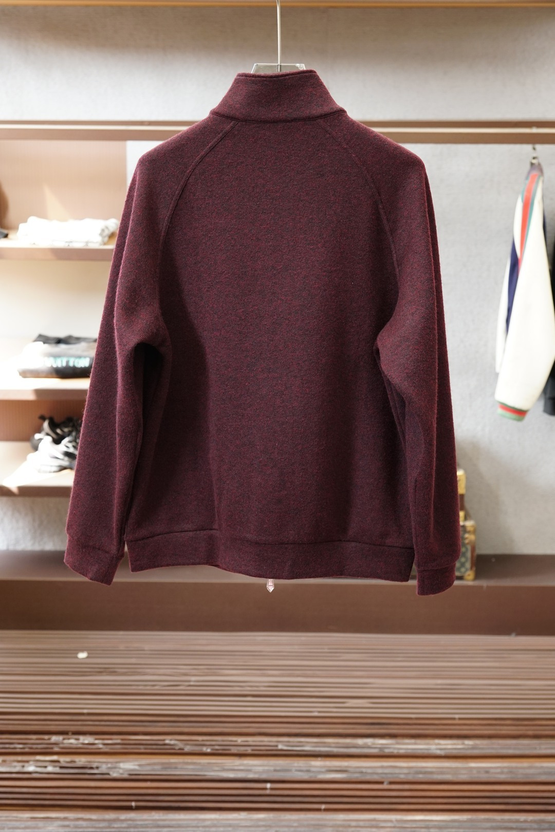 Hermes-爱马仕羊毛外套，秋冬轻奢休闲天花板、被爱马仕这款羊毛外套狠狠戳中审美💙羊毛面料细腻软糯，摸