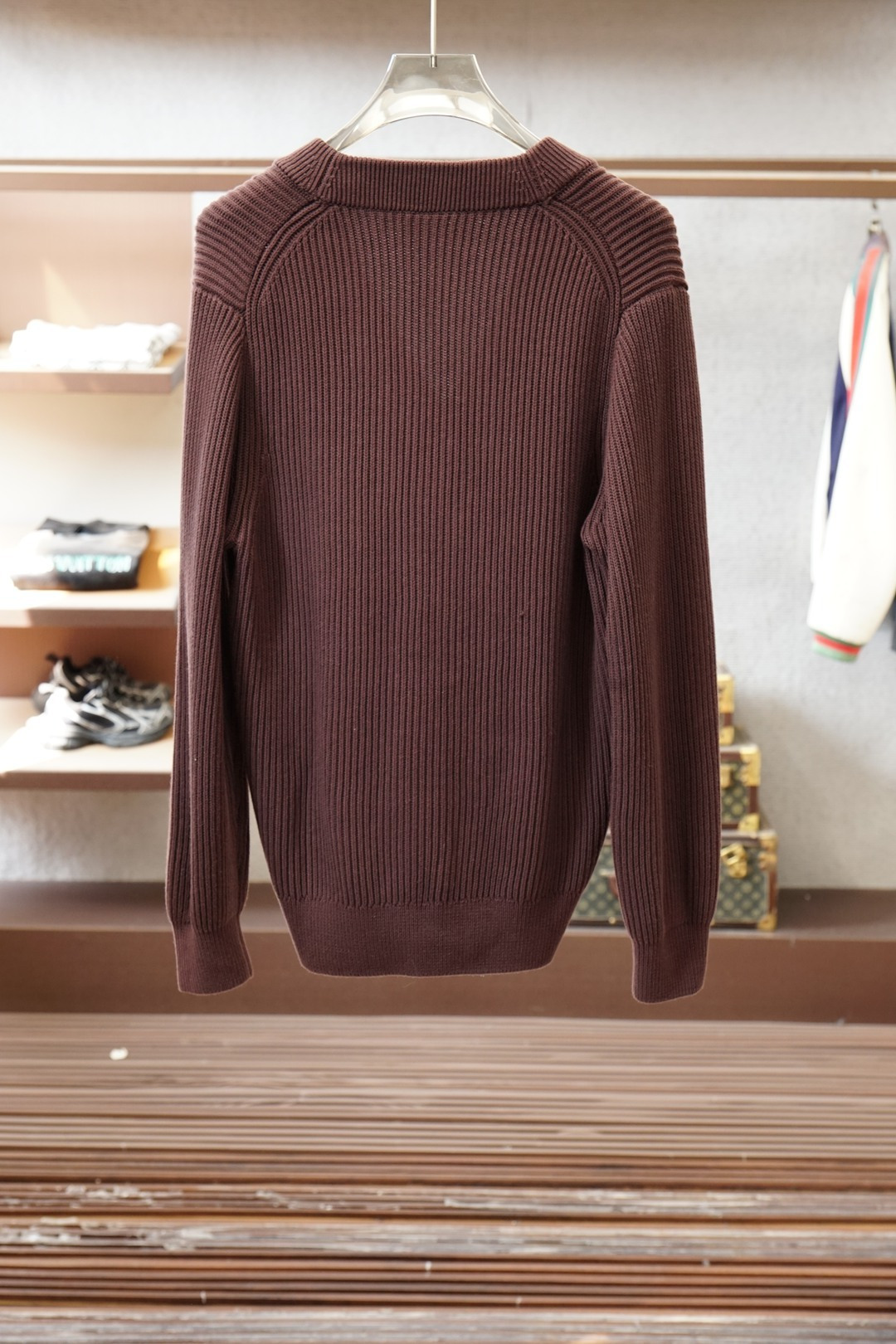 BC羊毛开衫，秋冬氛围感穿搭王炸、秋冬的松弛感被BC这款开衫狠狠拿捏了✨羊毛针织面料带着细腻的肌理感，软