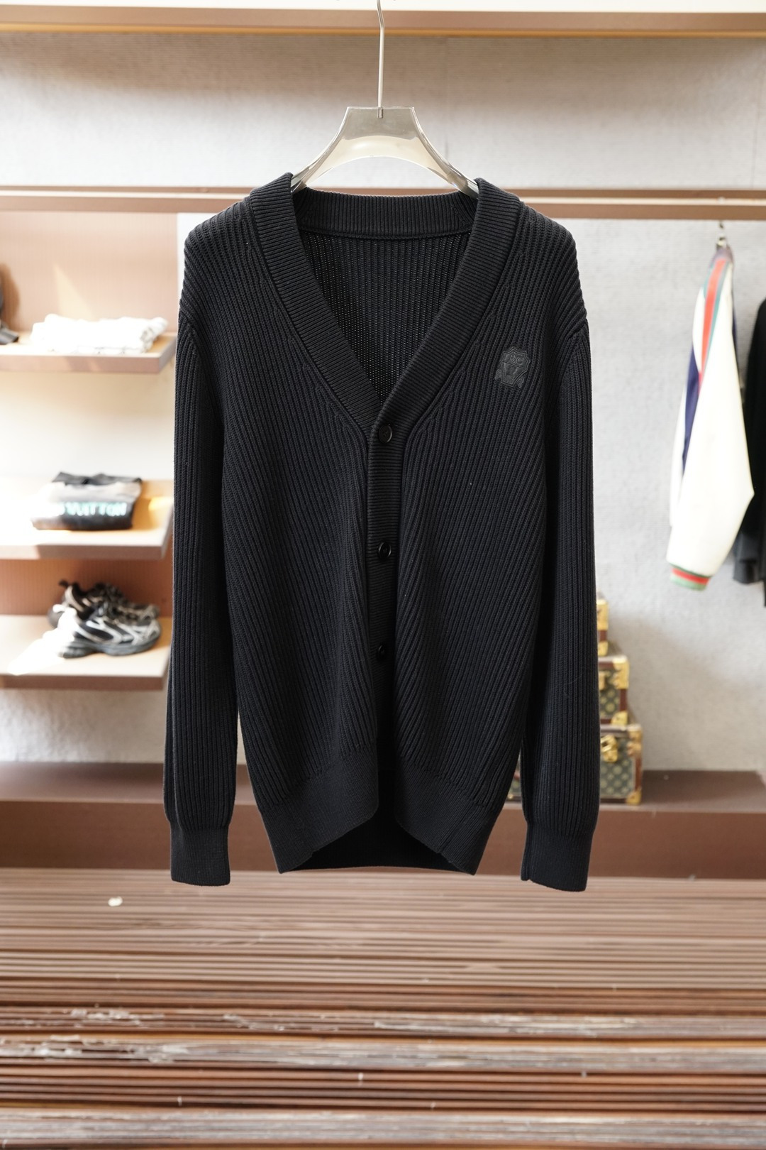 BC羊毛开衫，秋冬氛围感穿搭王炸、秋冬的松弛感被BC这款开衫狠狠拿捏了✨羊毛针织面料带着细腻的肌理感，软