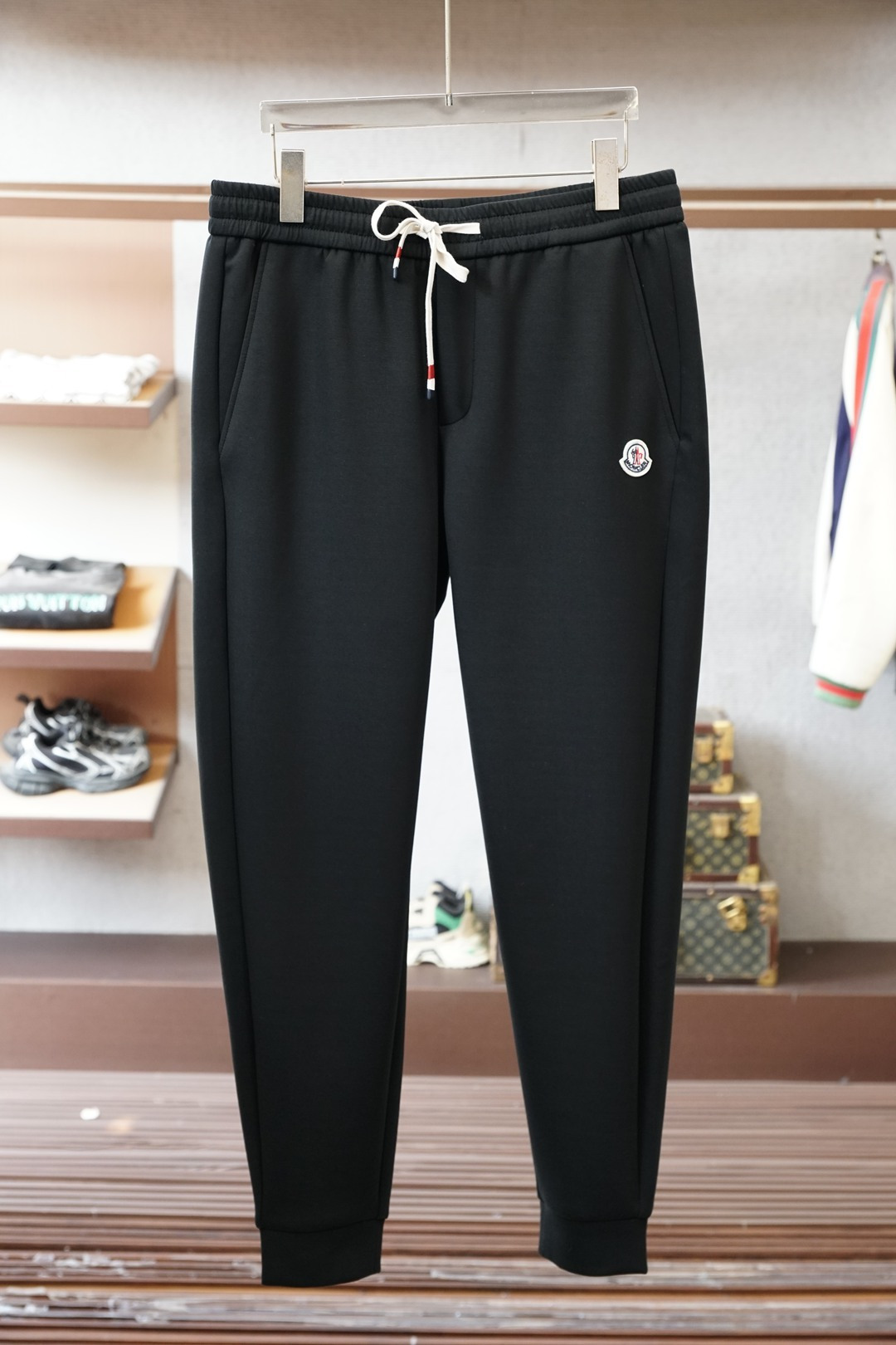 蒙口/2025年秋冬新品加厚休闲裤，🎺🎺客供定织精纺加厚棉料～今年大牌男装主推的一款新型面料，上身舒适柔
