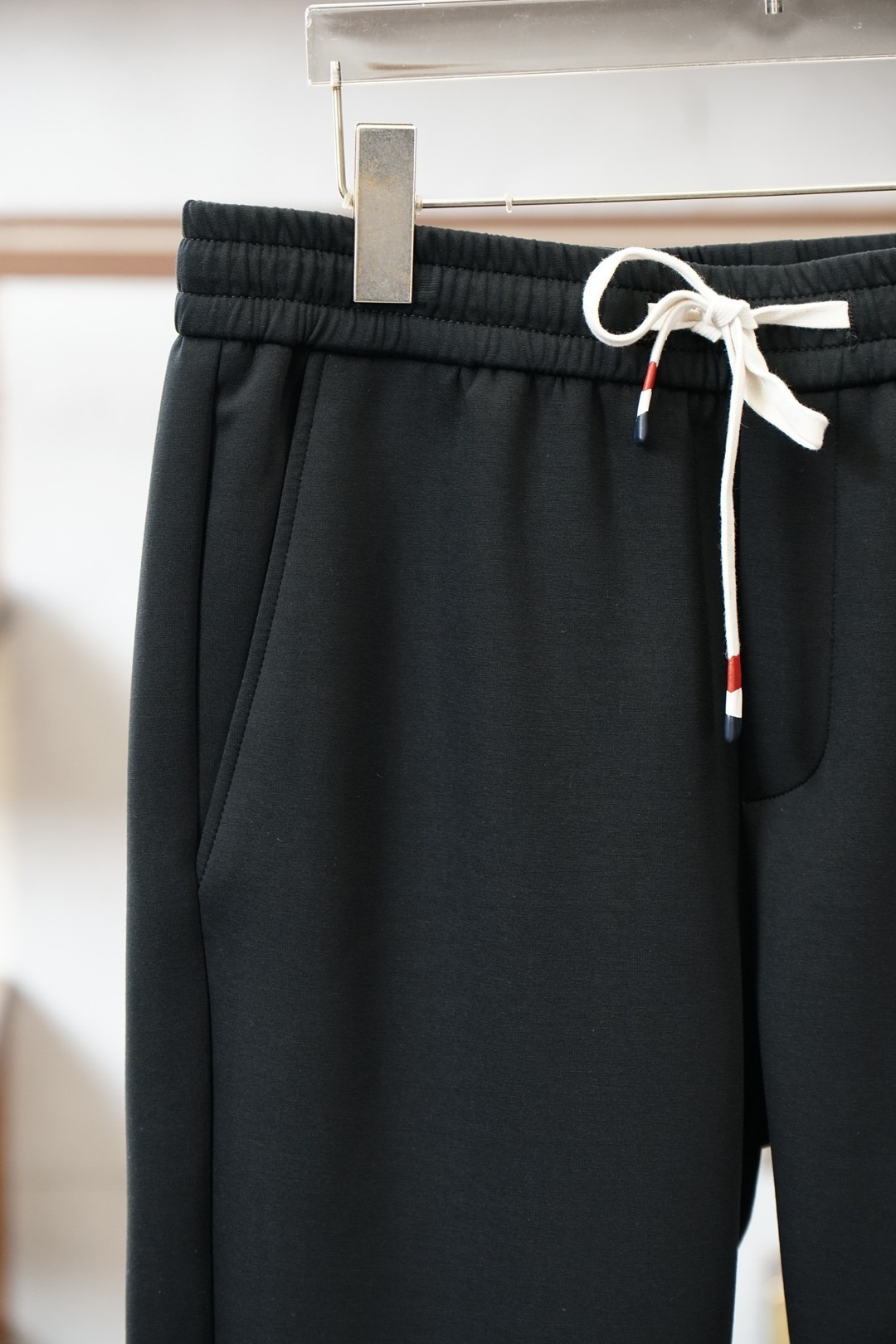 蒙口/2025年秋冬新品加厚休闲裤，🎺🎺客供定织精纺加厚棉料～今年大牌男装主推的一款新型面料，上身舒适柔