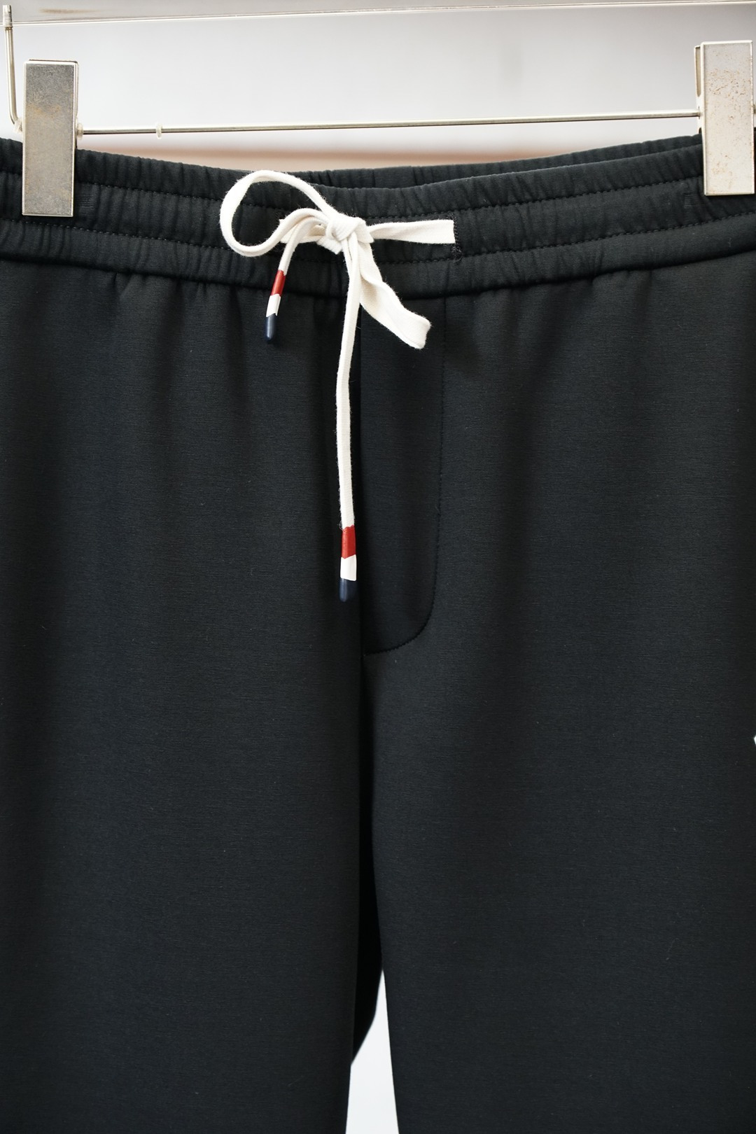 蒙口/2025年秋冬新品加厚休闲裤，🎺🎺客供定织精纺加厚棉料～今年大牌男装主推的一款新型面料，上身舒适柔