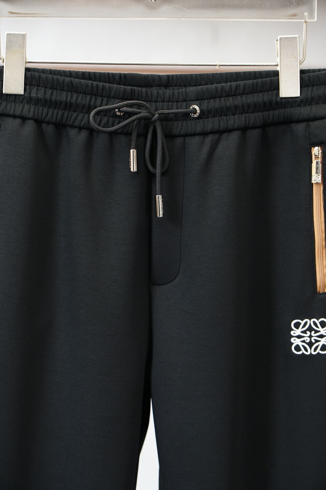 罗意威/2025年秋冬新品加厚休闲裤，🎺🎺客供定织精纺加厚棉料～今年大牌男装主推的一款新型面料，上身舒适