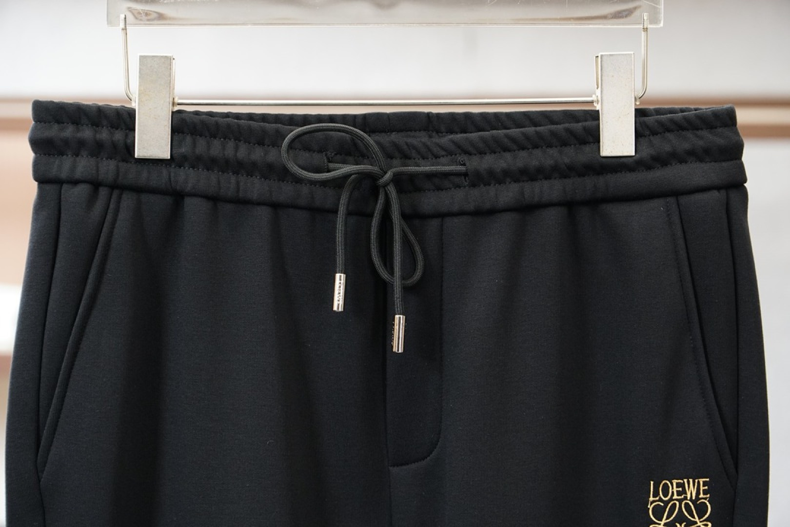 Loewe罗意威-25秋冬# LO水貂绒一体加绒裤玫瑰花秋冬最不能缺少的加绒产物，尤其是这种品牌的裤装单