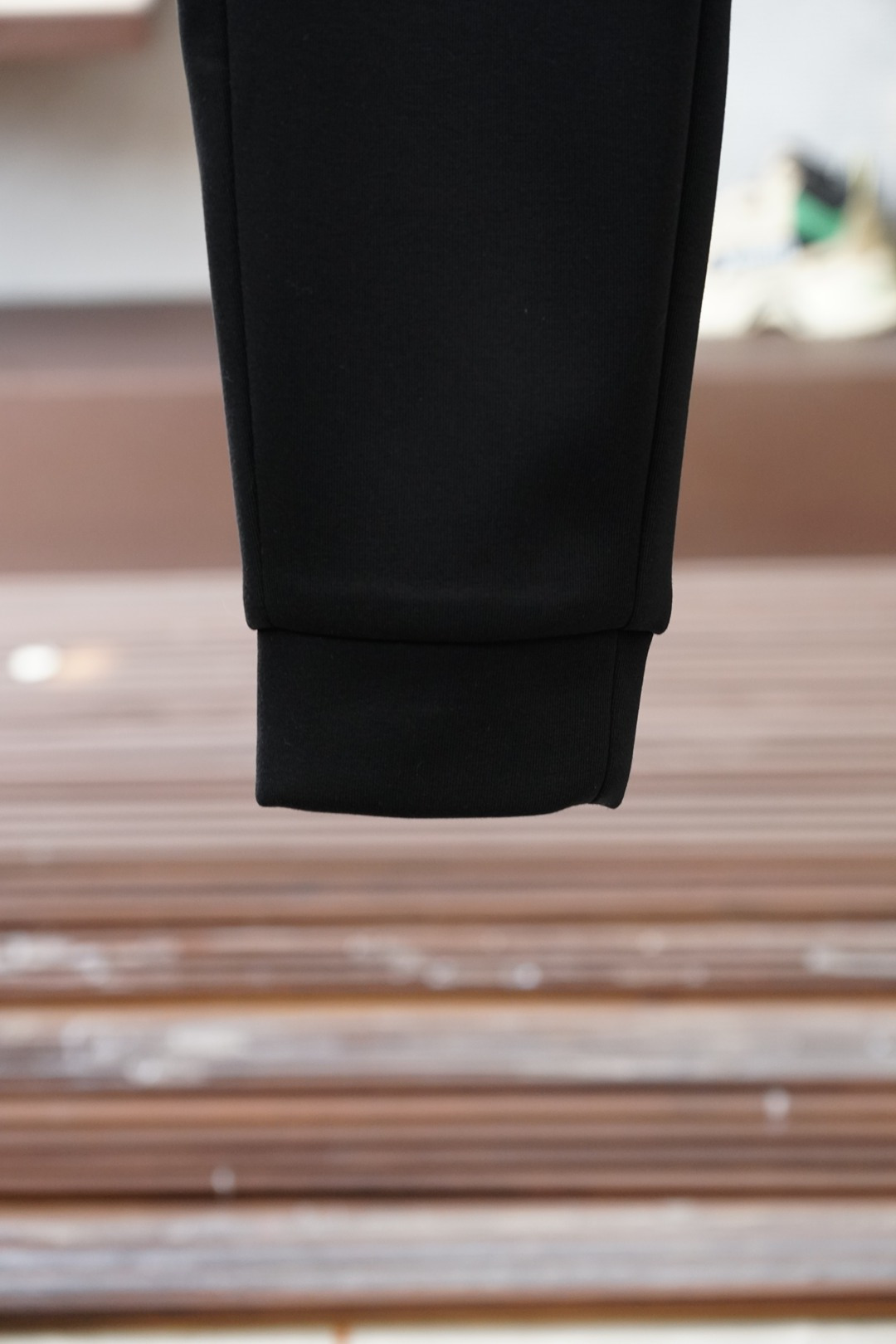 Loewe罗意威-25秋冬# LO水貂绒一体加绒裤玫瑰花秋冬最不能缺少的加绒产物，尤其是这种品牌的裤装单