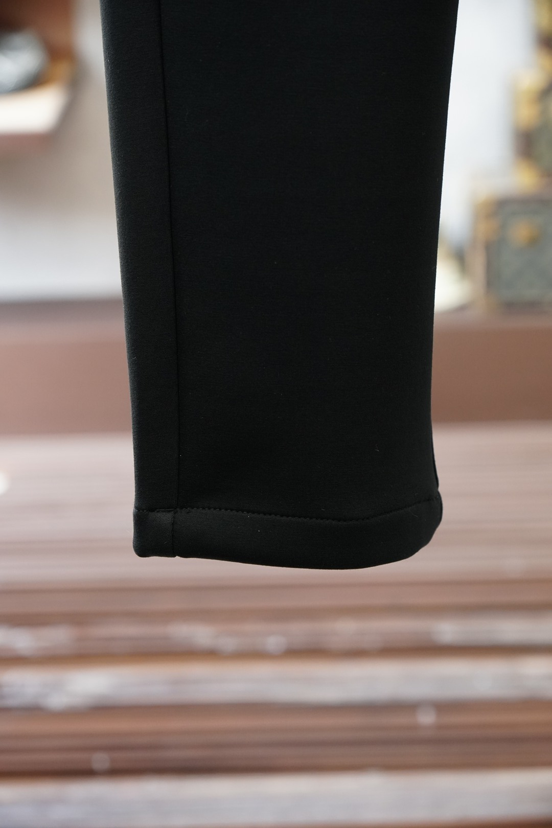 Fendi芬迪-2025年秋冬新品加厚休闲裤，🎺🎺客供定织精纺加厚棉料～今年大牌男装主推的一款新型面料，