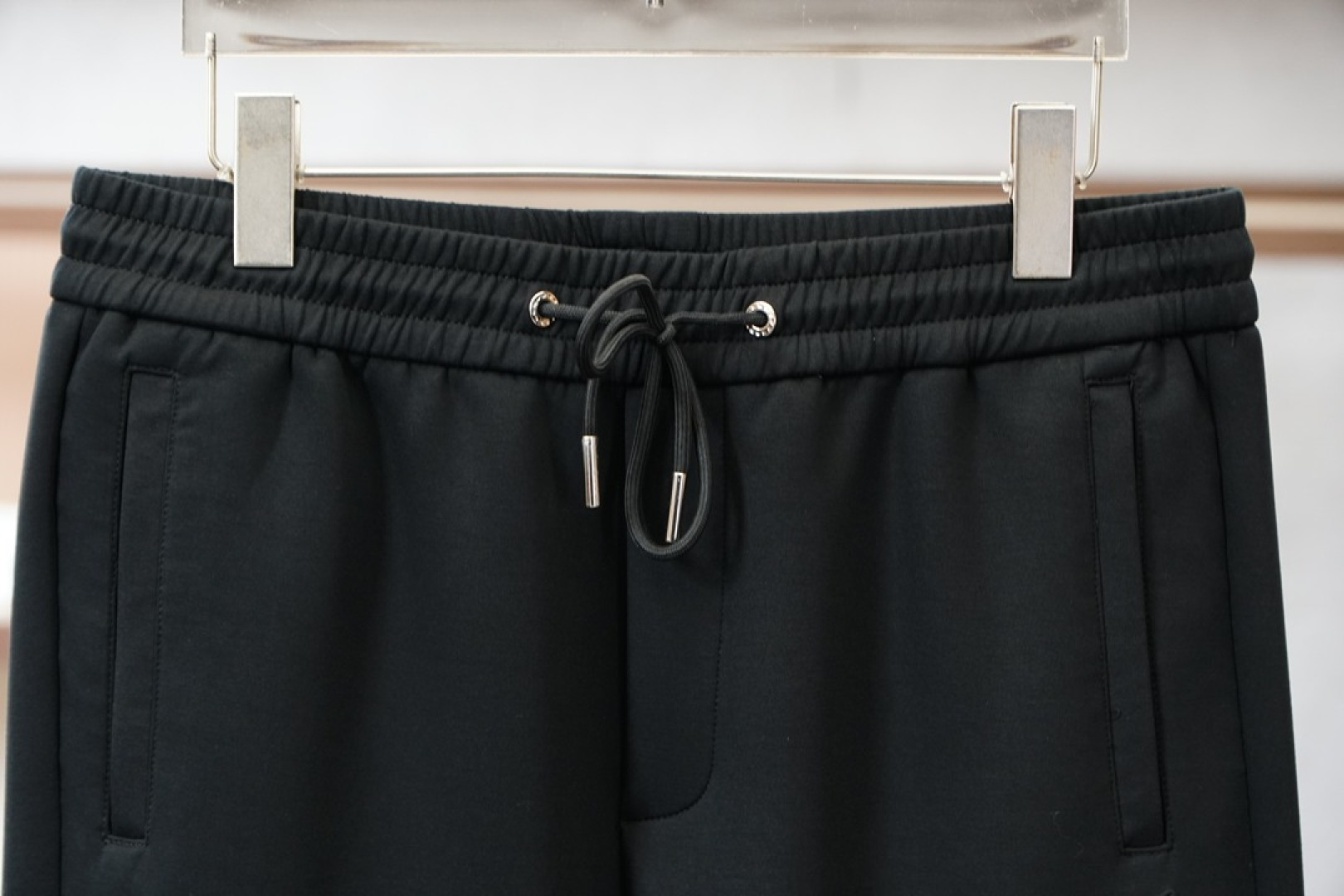 Fendi芬迪-2025年秋冬新品加厚休闲裤，🎺🎺客供定织精纺加厚棉料～今年大牌男装主推的一款新型面料，