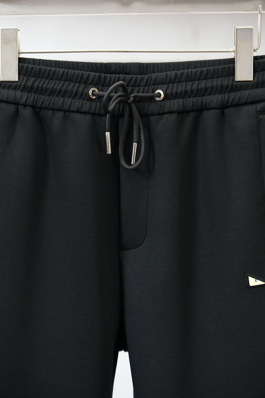 Fendi芬迪-2025年秋冬新品加厚休闲裤，🎺🎺客供定织精纺加厚棉料～今年大牌男装主推的一款新型面料，