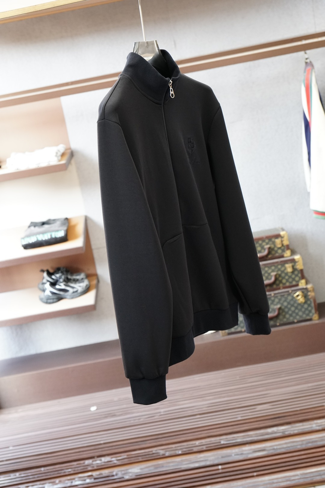 lP🆕-套装-2025秋冬系列上新✨ 秋冬新品！时尚男士休闲运动套装👍🏼采用高档定制舒适保暖面料，高克重