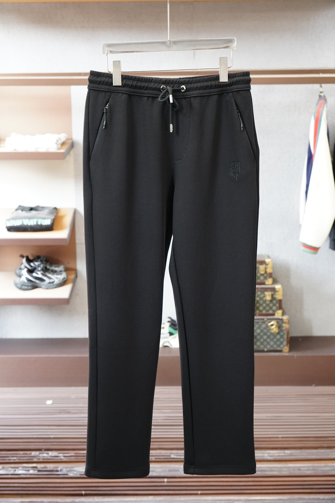 lP🆕-套装-2025秋冬系列上新✨ 秋冬新品！时尚男士休闲运动套装👍🏼采用高档定制舒适保暖面料，高克重