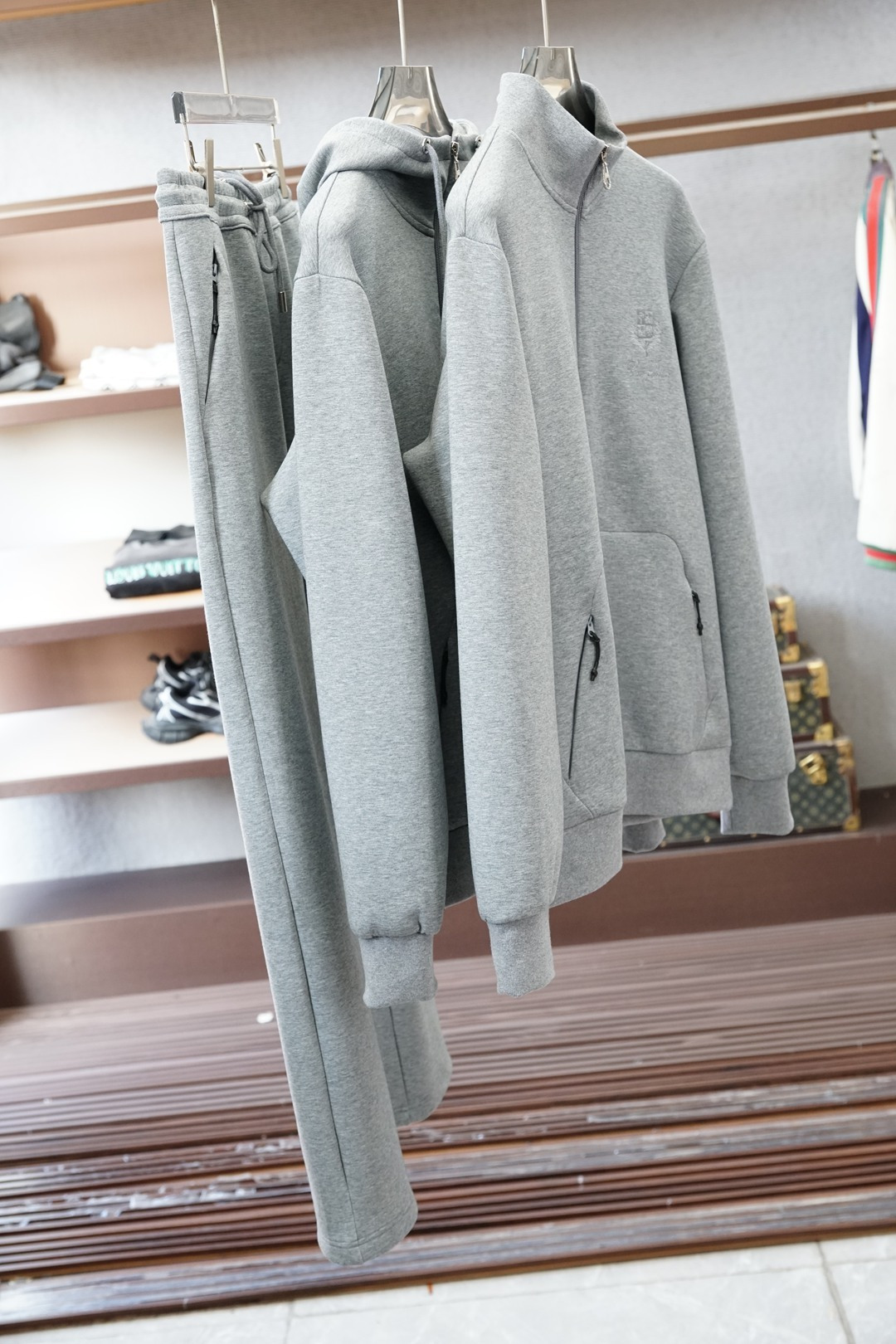 lP🆕-套装-2025秋冬系列上新✨ 秋冬新品！时尚男士休闲运动套装👍🏼采用高档定制舒适保暖面料，高克重