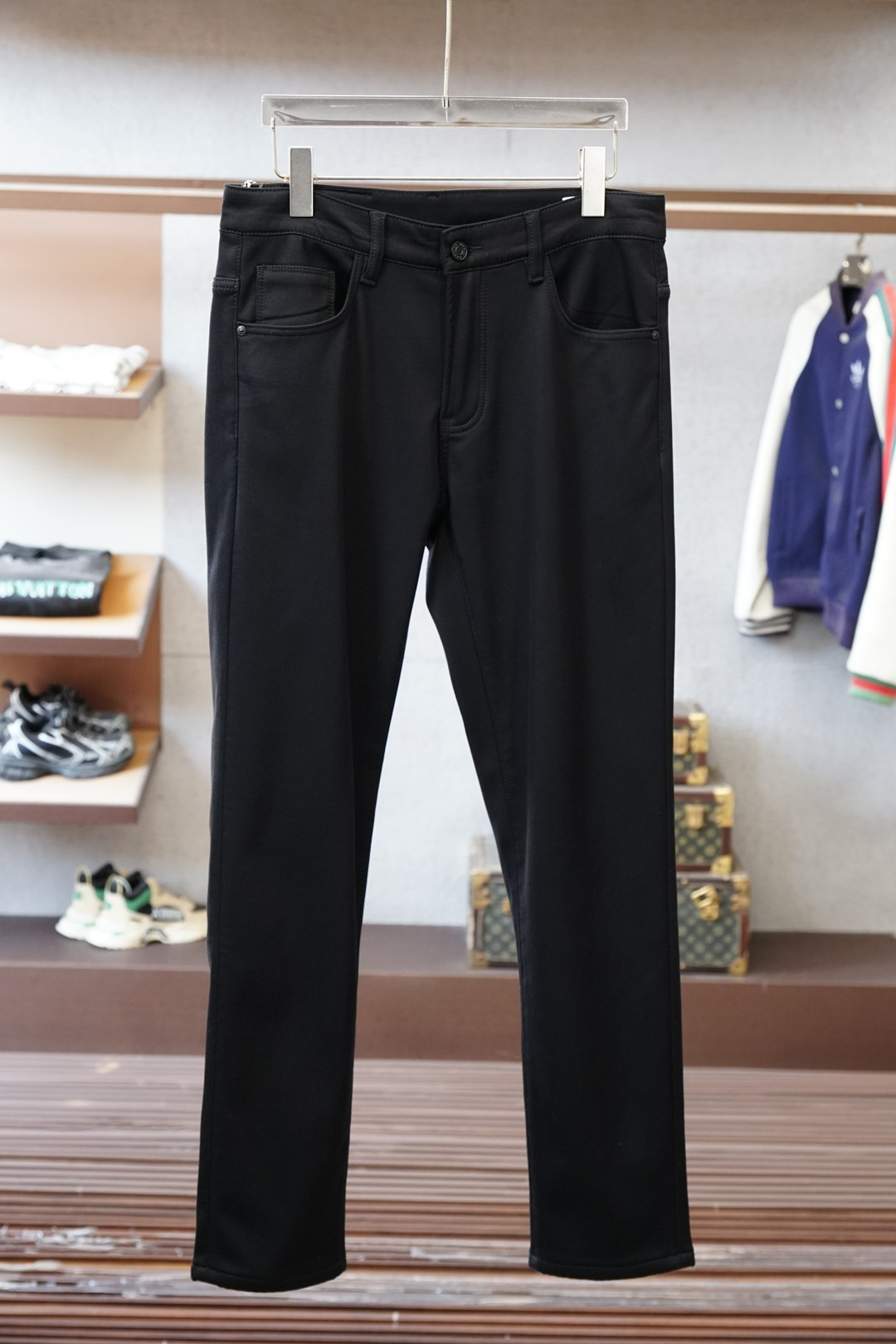 NO:681987,Prada - Thickened Jeans for Autumn and Winter 25 Recommendations for Autumn and Winter Popular Jeans Exclusive original development and sale Re-engraved version of the latest counter products Soft and skin-friendly fabrics Luxurious custom-made fabrics Craftsmanship + washing foreign trade Quality and detail processing are in place Autumn and winter hot sales at counters sold out immediately after pre-sale Popular single colors are versatile and have a great taste Elastic and slim straight-legged trousers  Sizes: 29-38, 35 but not 37, prada, prada, jeans,19860909Prada普拉达- 秋冬加厚牛仔裤 25 秋冬爆款推荐 牛仔裤独家原版开发出售 复刻版最新专柜新品 柔软亲肤面料 奢华感订制面料 工艺+洗水外贸 品质感细节处理满满到位 专柜秋冬热卖预售即售完款 爆单款色系百搭大牛味 弹力修身小直筒裤型 尺码.29-38有35无37码,,prada,prada,jeans,,Men's clothing