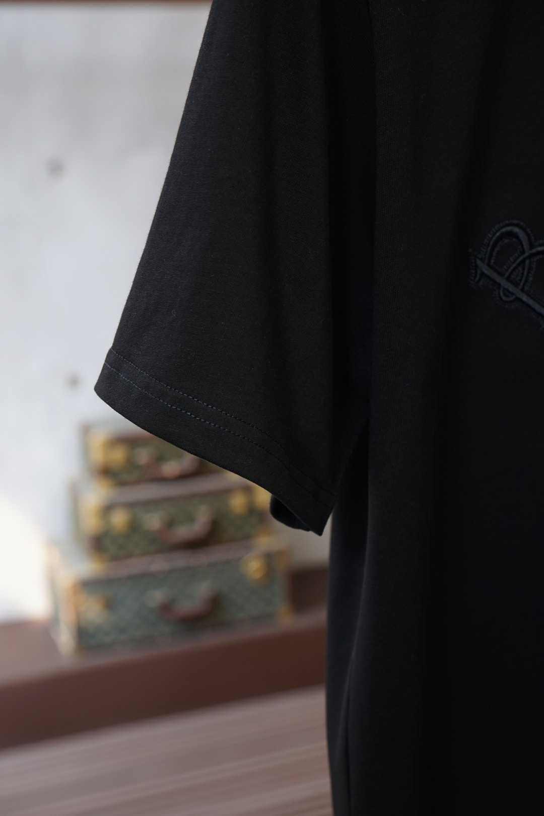 巴宝莉-Burberry黑标短袖｜高级感藏在细节里✨谁懂啊！Burberry这款哥特徽标短袖真的把低调奢