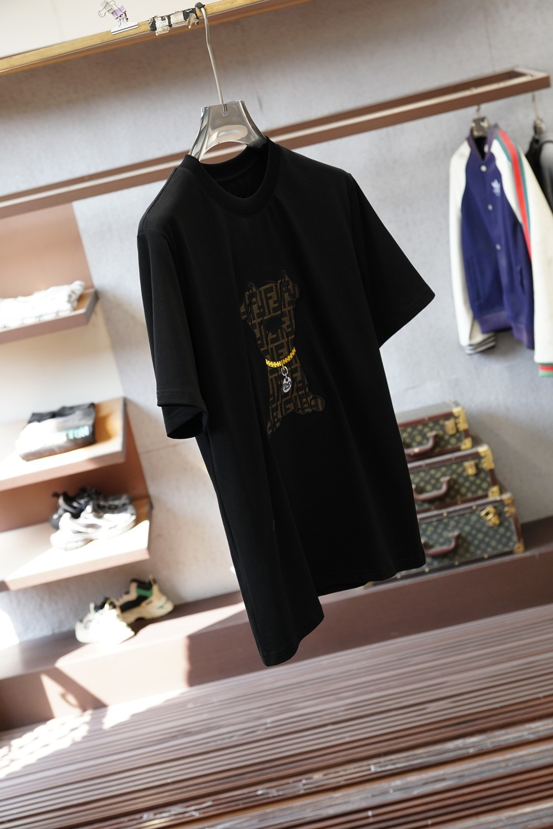 芬迪Fendi萌犬刺绣纯棉短袖▫️高支精梳棉｜透气亲肤 版型挺括▫️FF老花萌犬刺绣｜萌趣设计+品牌辨识