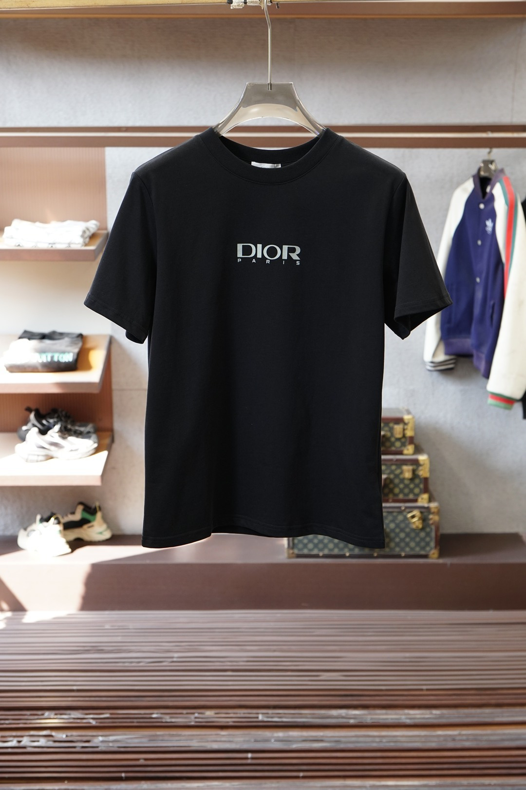 迪奥/Dior基础款短袖｜极简主义的高级感✨Dior这款经典logo短袖真的是轻奢衣橱刚需！黑白双色的基