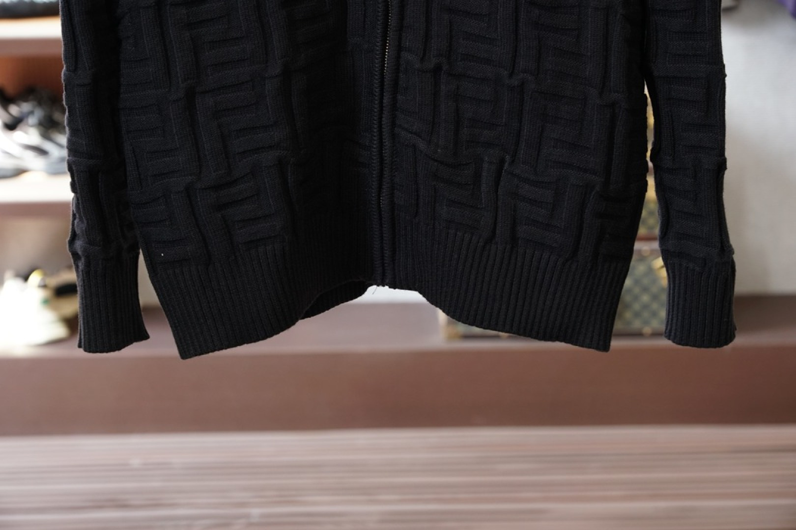 Fendi芬迪/💞🪷💞2025秋冬经典格子开衫毛衣外套🪷优质羊毛，😘简约而不简单。💞休闲连帽款式，日常搭