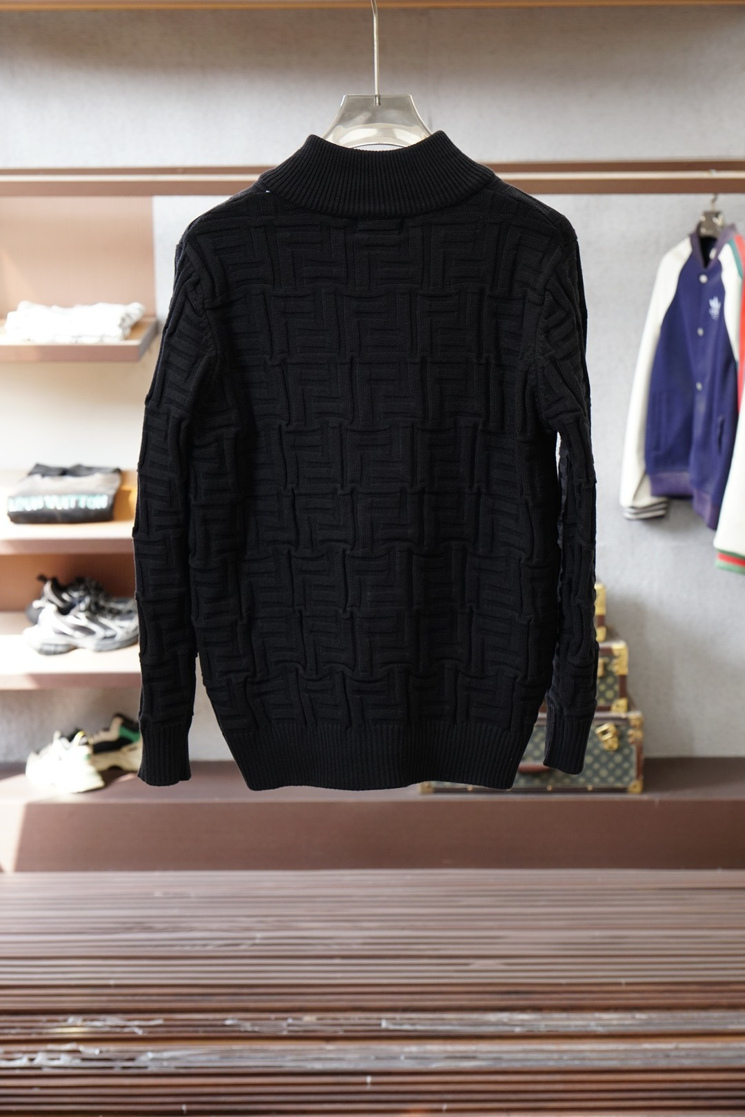 Fendi芬迪/💞🪷💞2025秋冬经典格子开衫毛衣外套🪷优质羊毛，😘简约而不简单。💞休闲连帽款式，日常搭