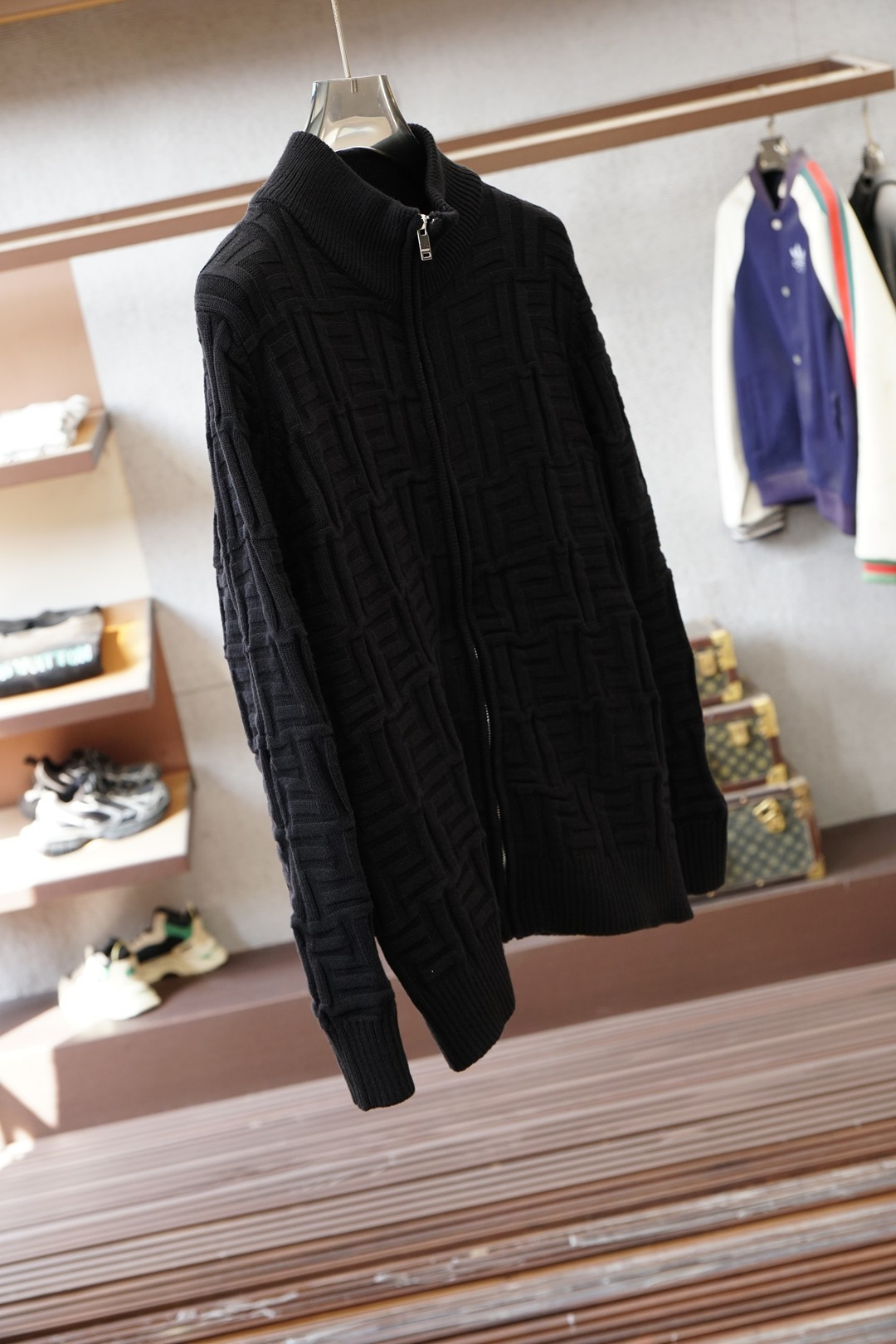 Fendi芬迪/💞🪷💞2025秋冬经典格子开衫毛衣外套🪷优质羊毛，😘简约而不简单。💞休闲连帽款式，日常搭