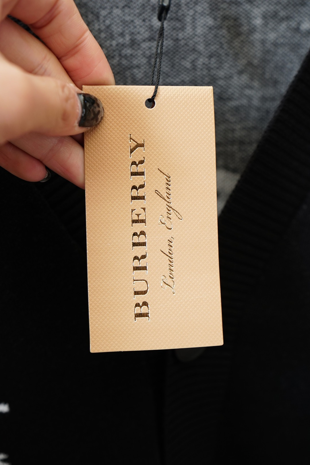 BBR巴宝莉/💞🪷💞2025秋冬经典格子开衫毛衣外套🪷优质羊毛，😘简约而不简单。💞休闲连帽款式，日常搭配