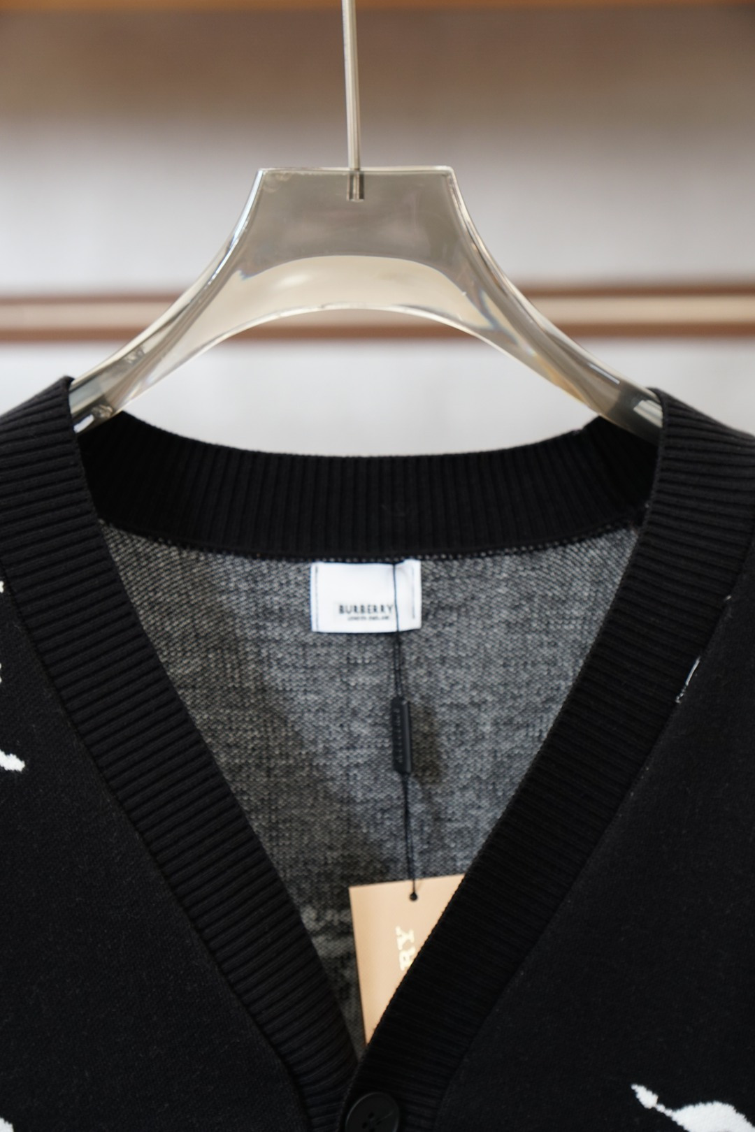 BBR巴宝莉/💞🪷💞2025秋冬经典格子开衫毛衣外套🪷优质羊毛，😘简约而不简单。💞休闲连帽款式，日常搭配