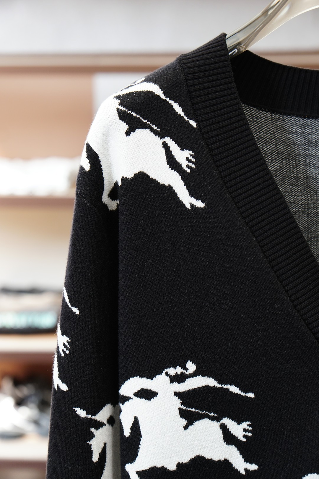 BBR巴宝莉/💞🪷💞2025秋冬经典格子开衫毛衣外套🪷优质羊毛，😘简约而不简单。💞休闲连帽款式，日常搭配