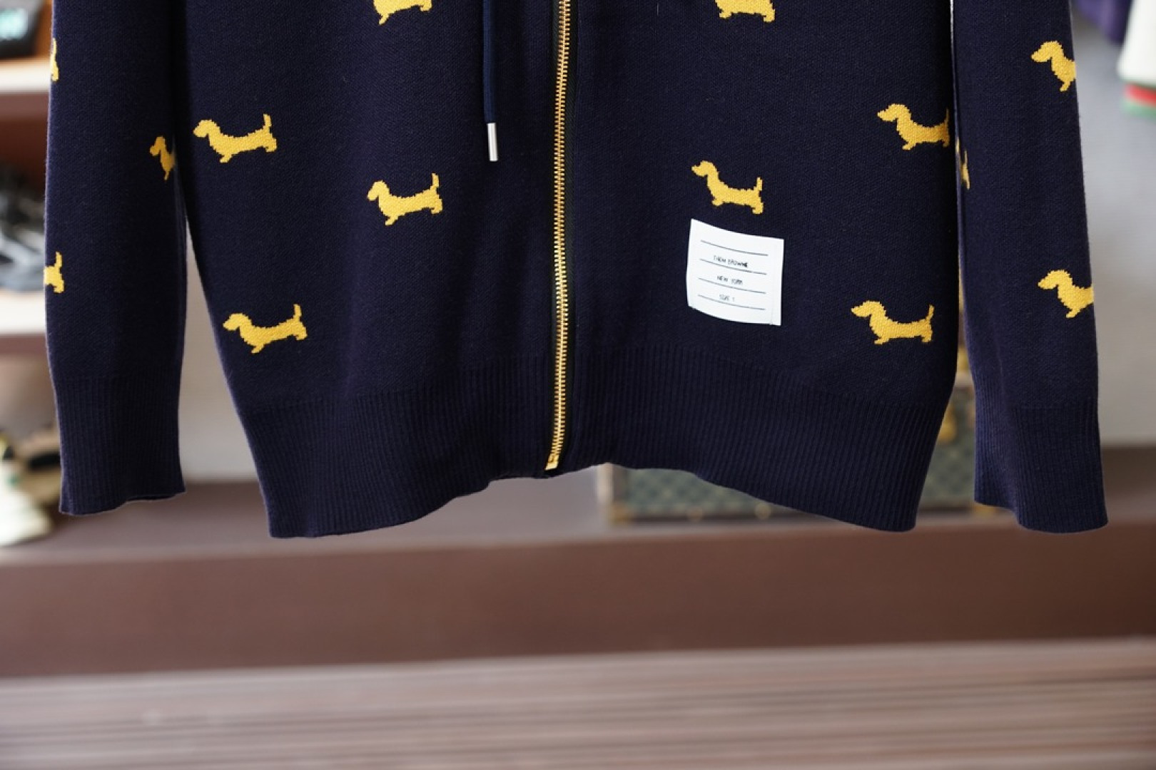 TB-💞🪷💞2025秋冬经典格子开衫毛衣外套🪷优质羊毛，😘简约而不简单。💞休闲连帽款式，日常搭配出街轻松