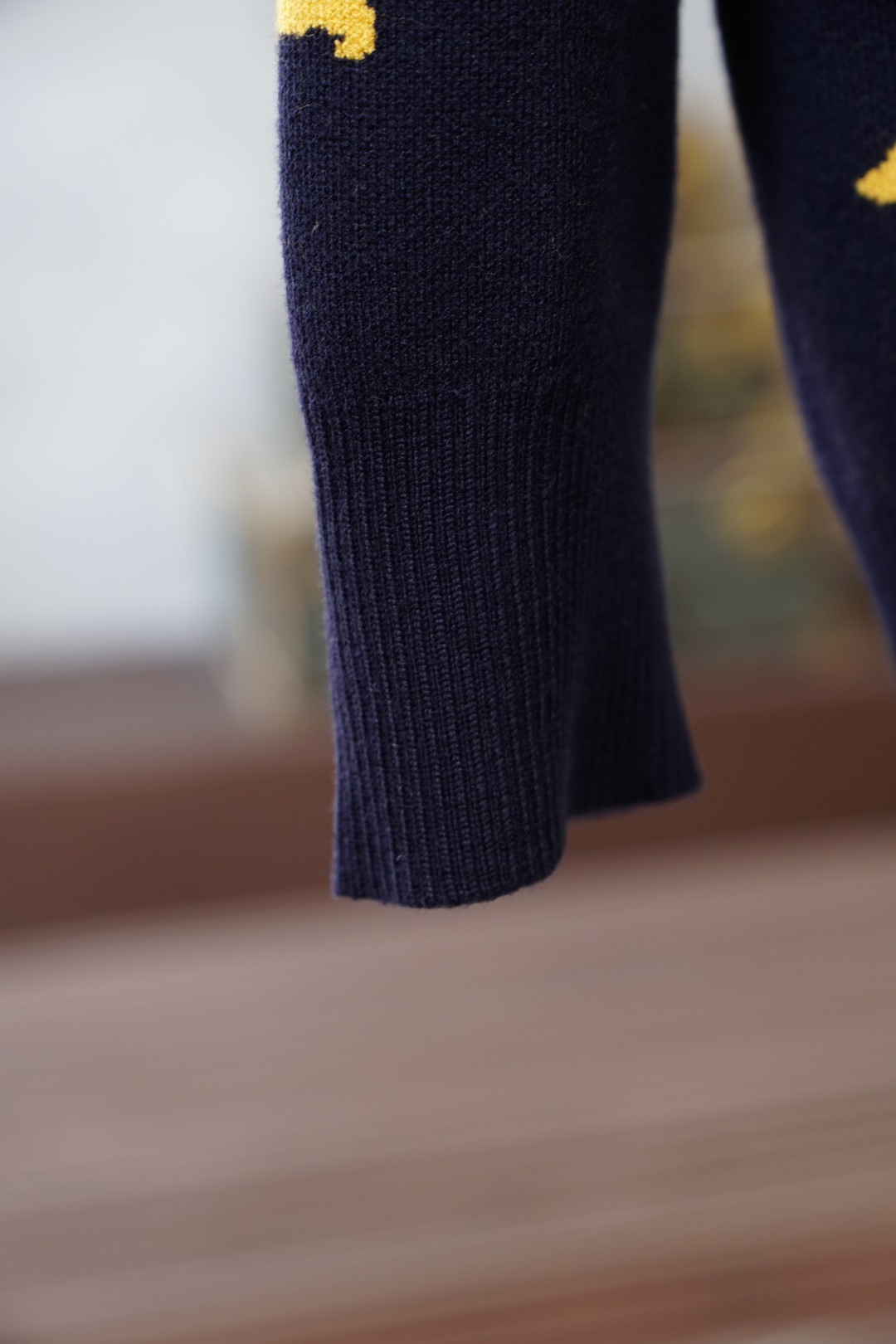 TB-💞🪷💞2025秋冬经典格子开衫毛衣外套🪷优质羊毛，😘简约而不简单。💞休闲连帽款式，日常搭配出街轻松