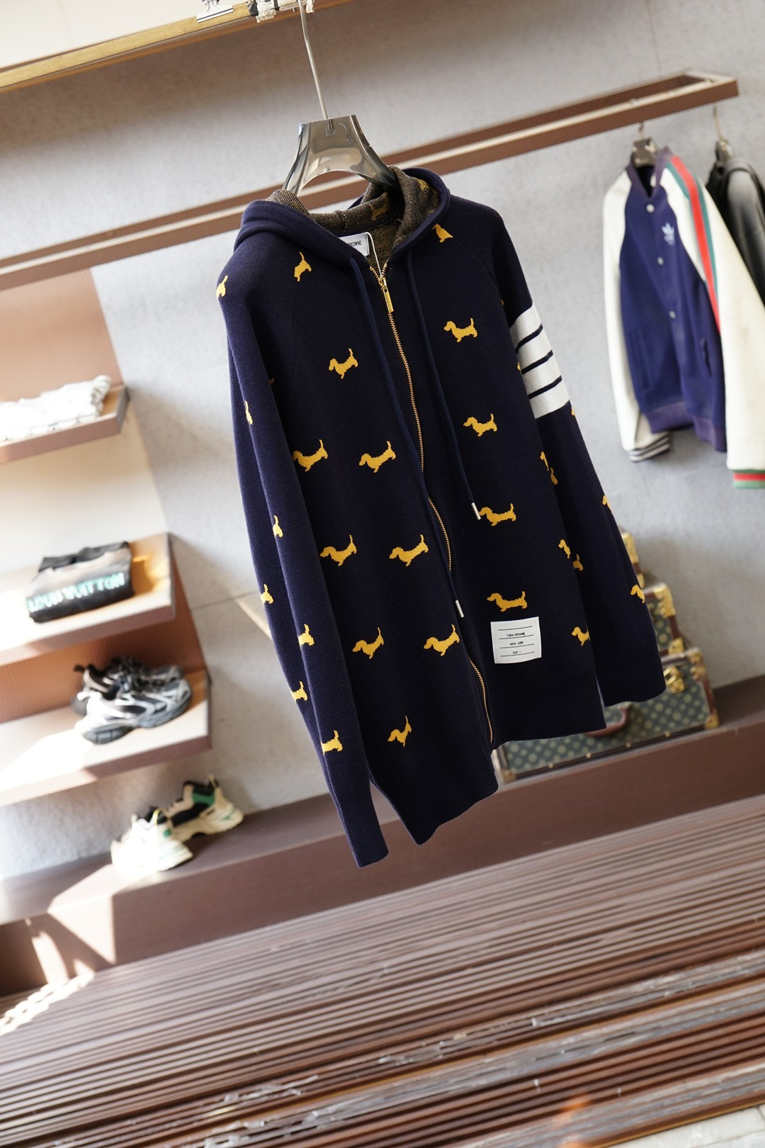 TB-💞🪷💞2025秋冬经典格子开衫毛衣外套🪷优质羊毛，😘简约而不简单。💞休闲连帽款式，日常搭配出街轻松